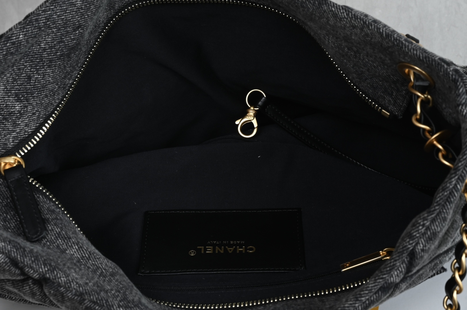 25K Cruise Collection Washed Black Denim Hobo Tote Bag with Double Pockets & Gold-Tone Hardware (Model AS5727) - Mocuir