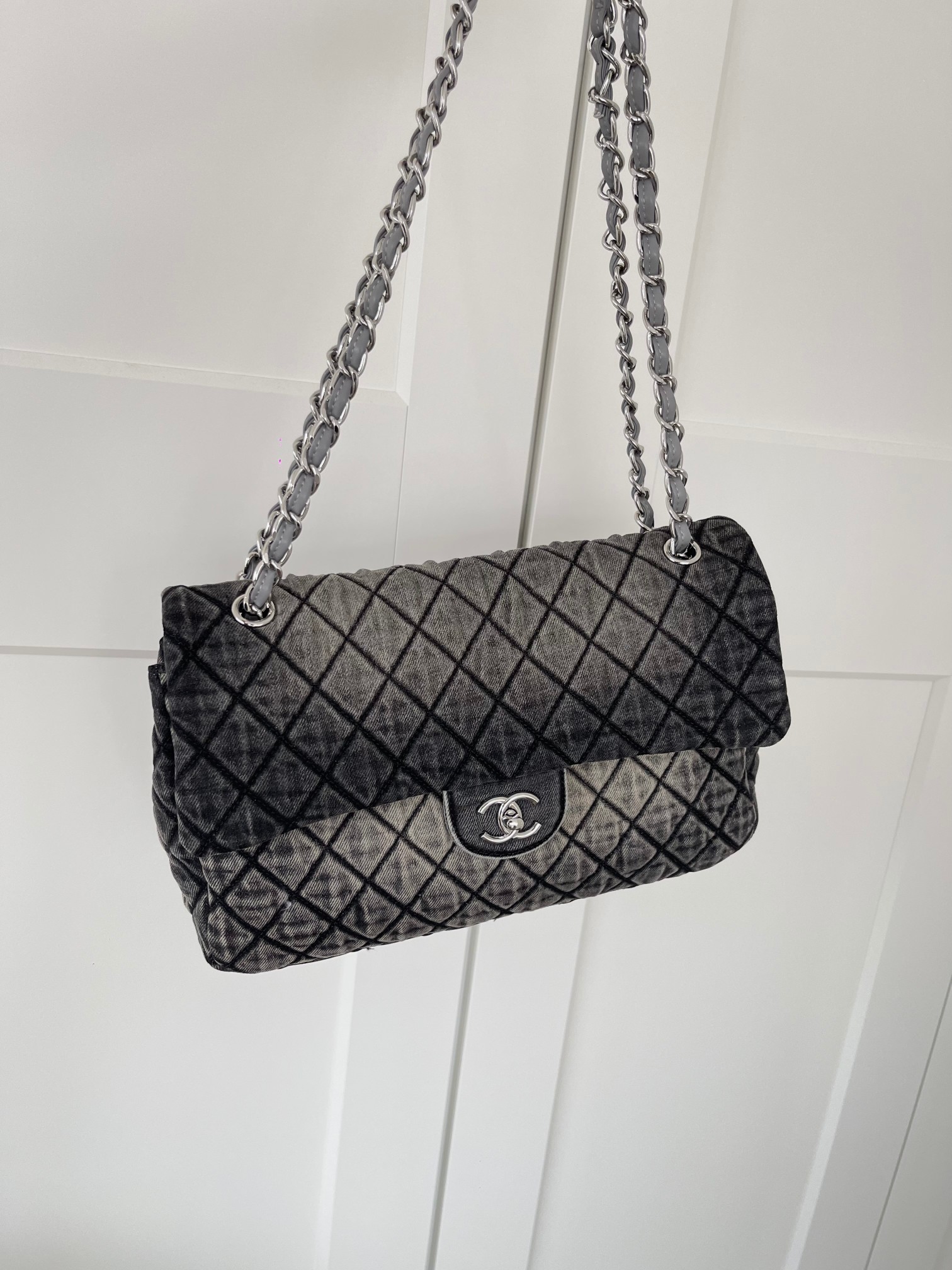 Vintage Black-Grey Gradient Quilted Denim Classic Flap Shoulder Bag with Silver-Tone Hardware & Chain Strap - Mocuir