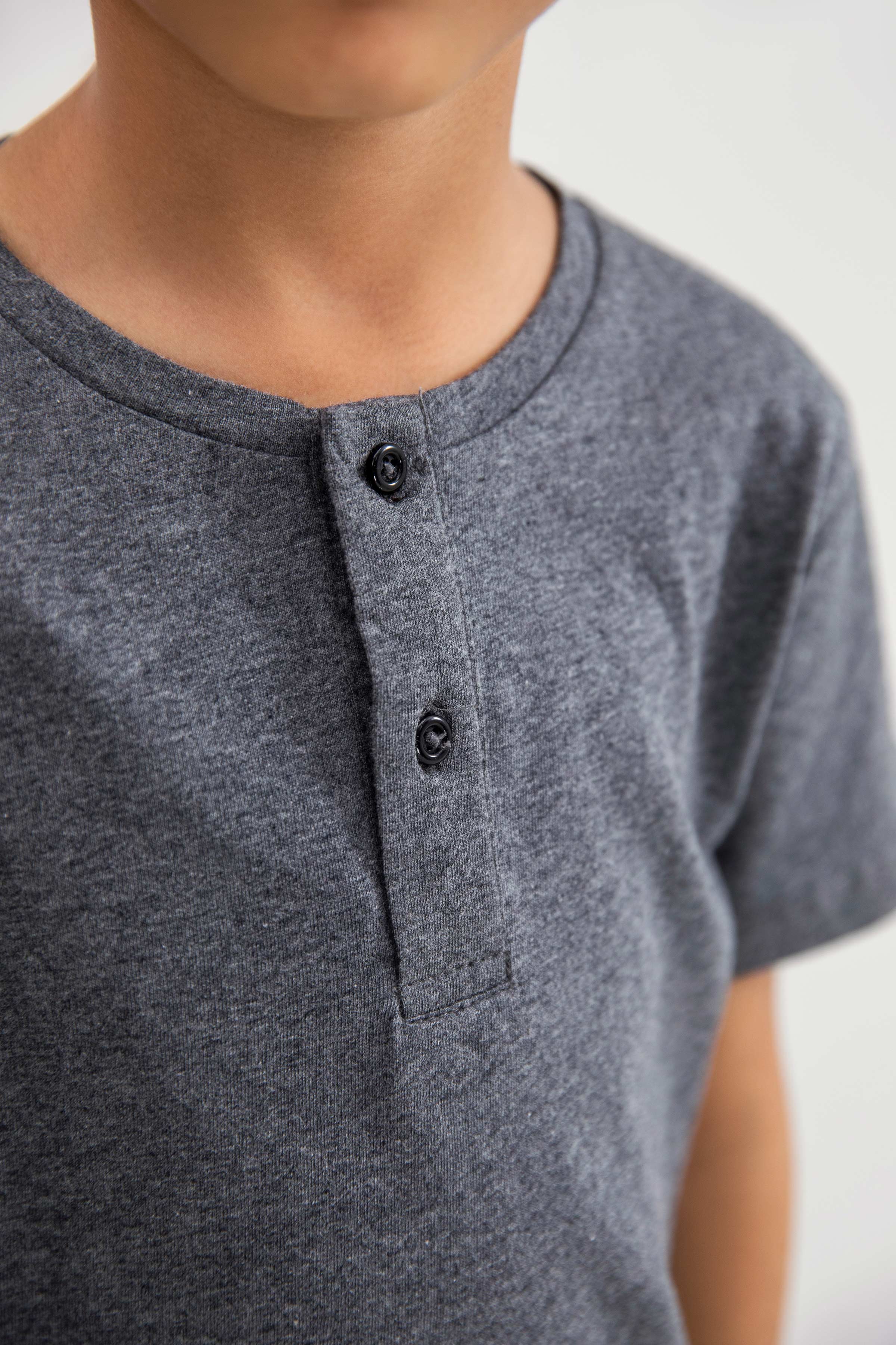 Basic Henley - BKT762325