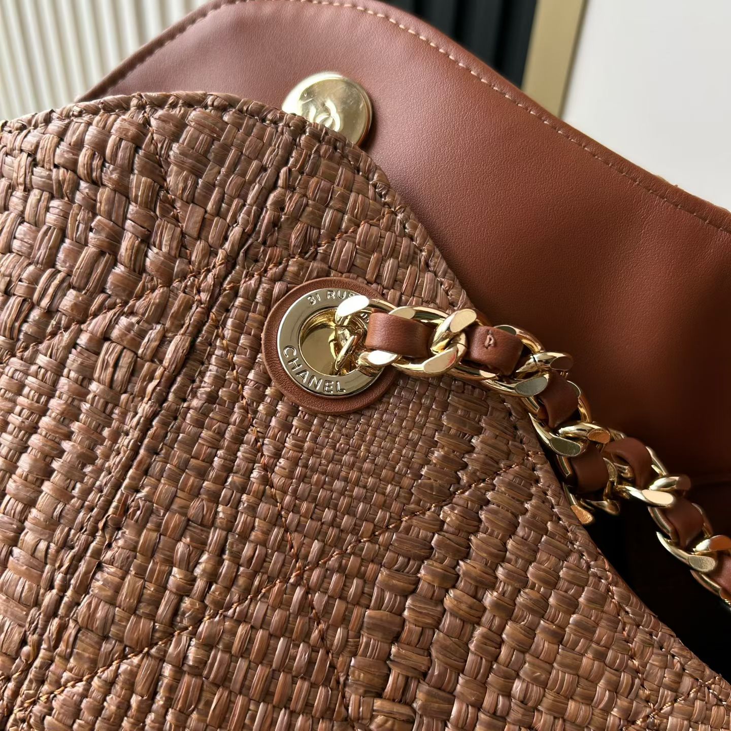 25C Caramel Woven Straw Large Tote Handbag with Calfskin Trim and Gold-Tone Hardware - Mocuir