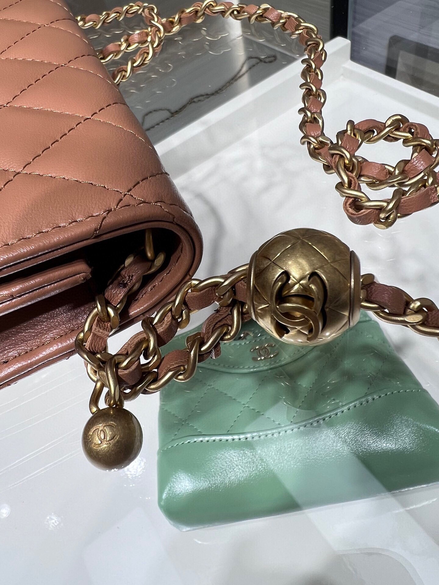 Wallet On Chain with Pearl Crush Ball（Caramel） - Mocuir