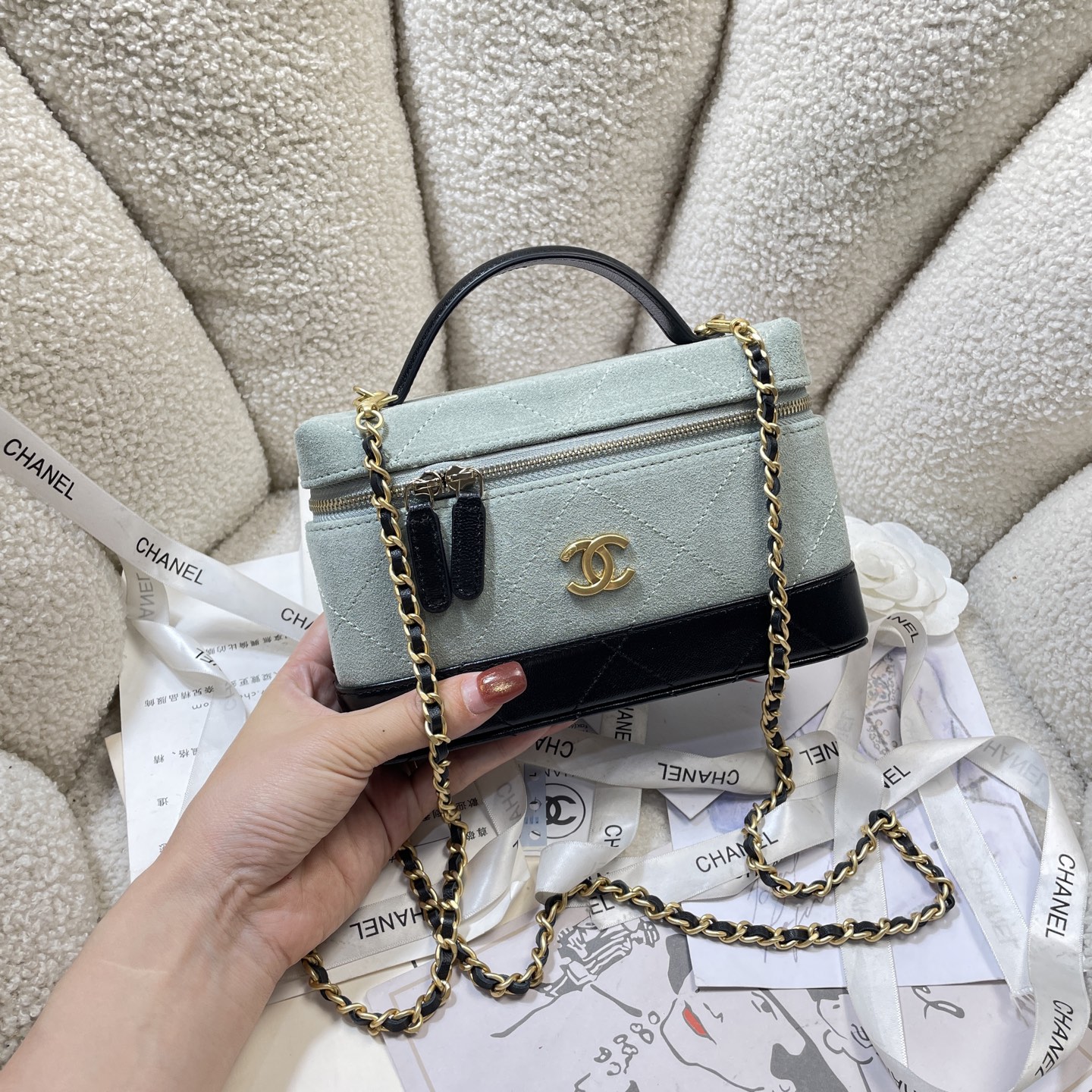 26S Slim Vanity Case with Chain in Mint Green Suede & Black Lambskin with Gold-Tone Hardware - Mocuir