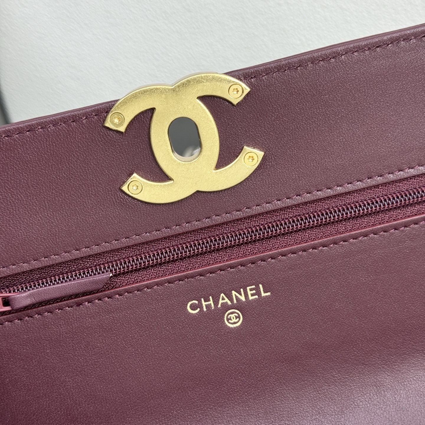 19 WOC Quilted Lambskin Shoulder Bag in Burgundy (Tri-Tone Hardware) - Mocuir