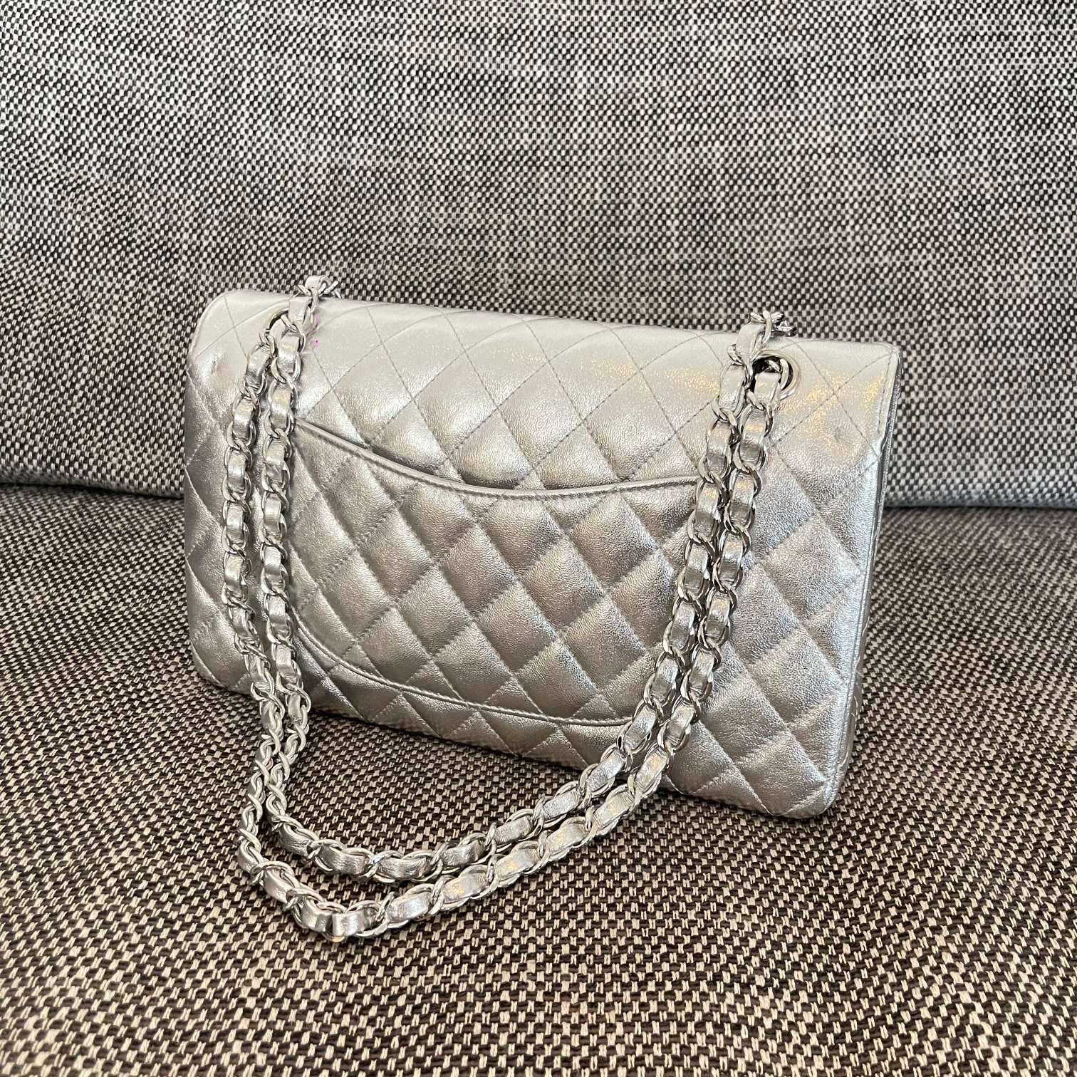 Classic Flap Quilted Metallic Lambskin Shoulder Bag in Silver (Silver Hardware) - Mocuir