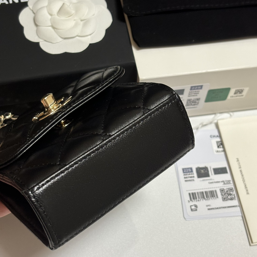 Trendy CC Mini Quilted Lambskin Shoulder Bag in Black (Gold Hardware) - Mocuir