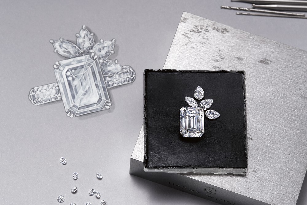 Flower bouquet emerald-shaped diamond ring