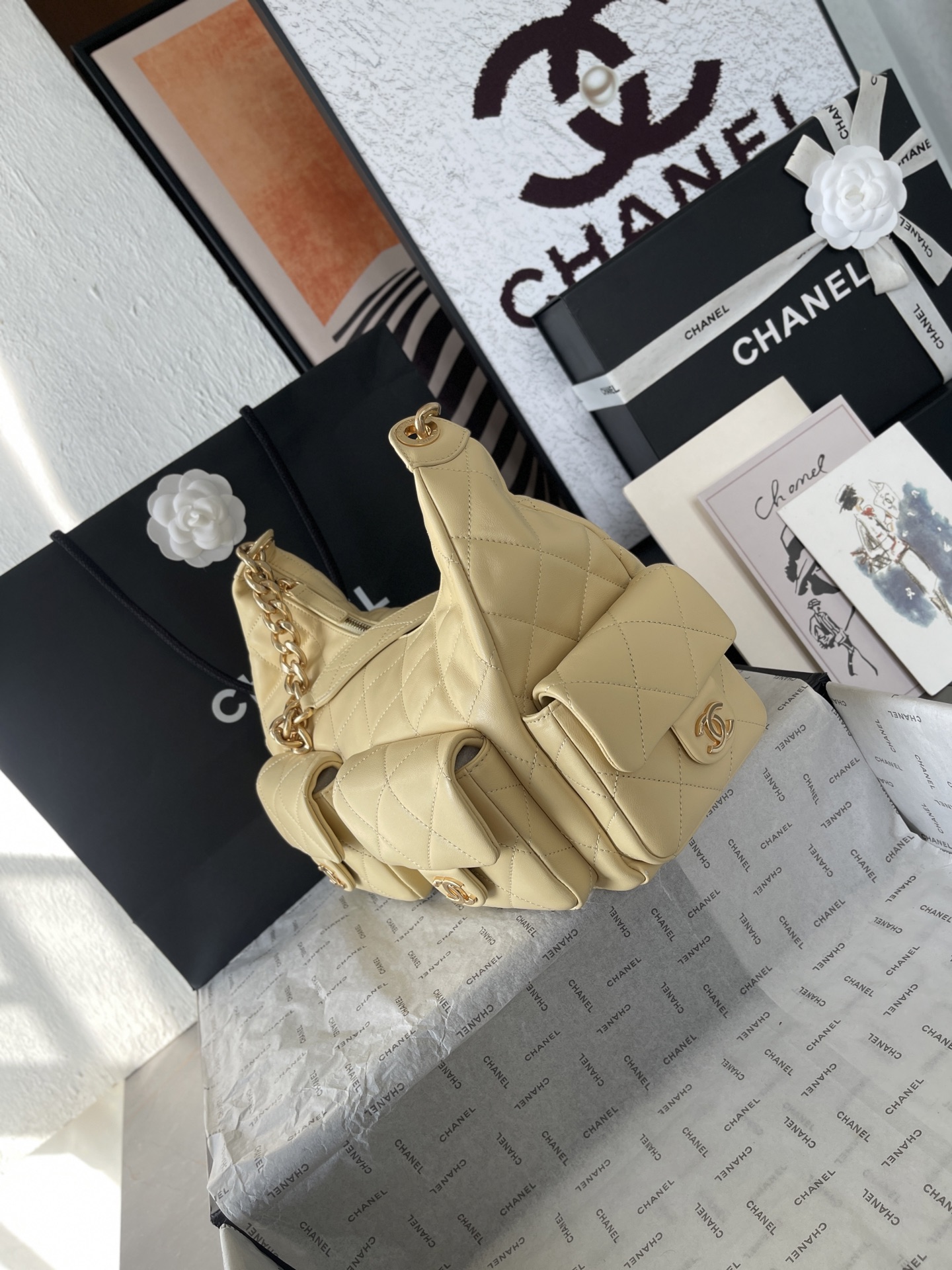 25C Multi-Pocket Hobo Bag in Cream Yellow Quilted Lambskin with Gold-Tone Hardware - Mocuir