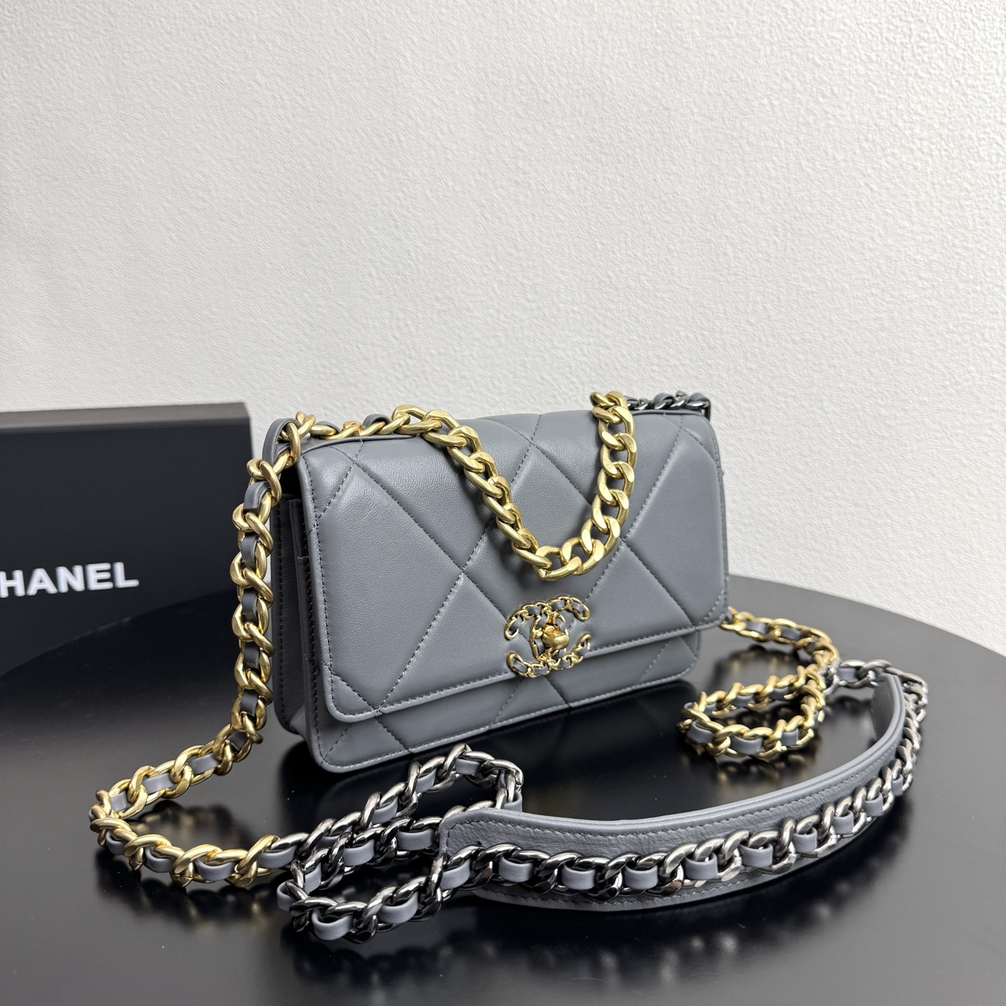 19 WOC Quilted Lambskin Shoulder Bag in Grey (Tri-Tone Hardware) - Mocuir