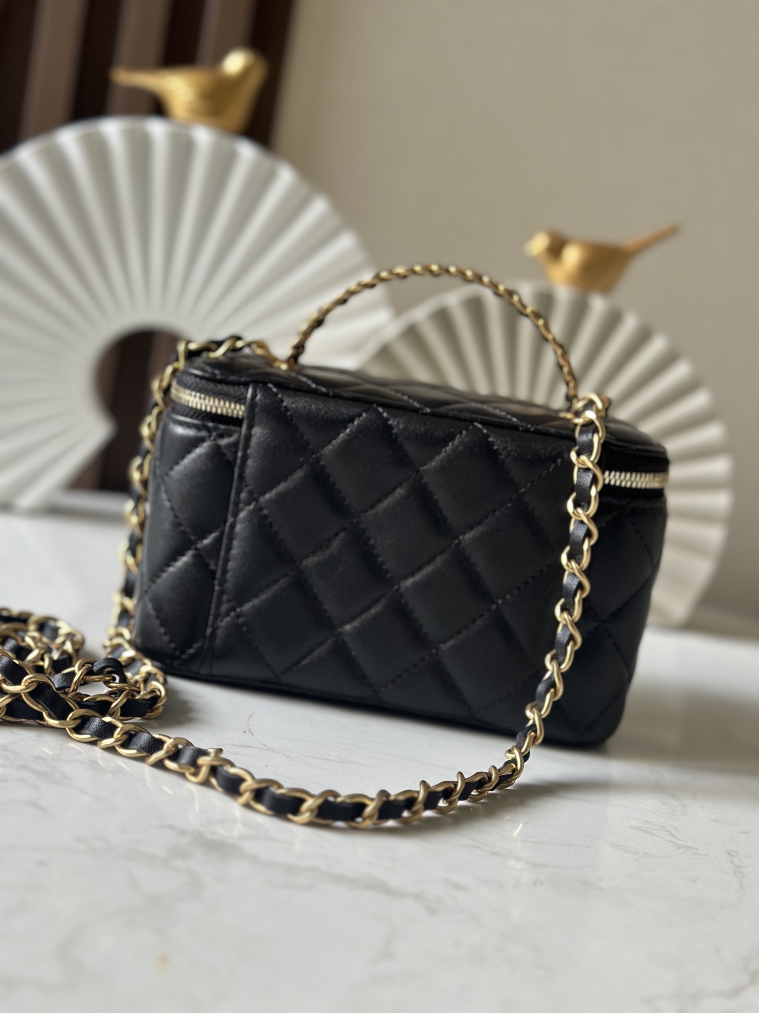 Black Lambskin Quilted Vanity Case with Chain Handle & Gold Hardware - Mocuir