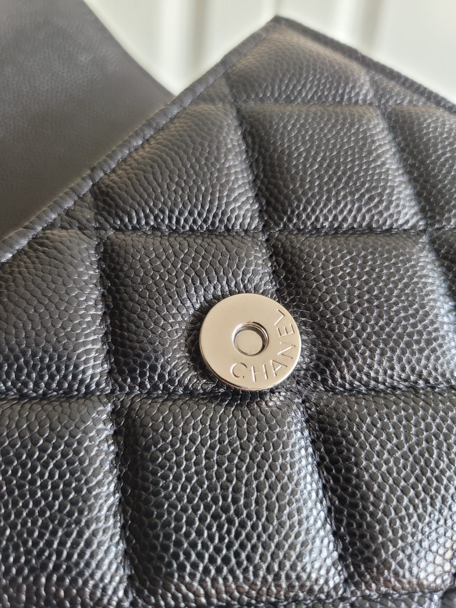 22S Mini Classic Flap Bag with Top Handle in Black Quilted Caviar Leather with Silver-Tone Hardware - Mocuir