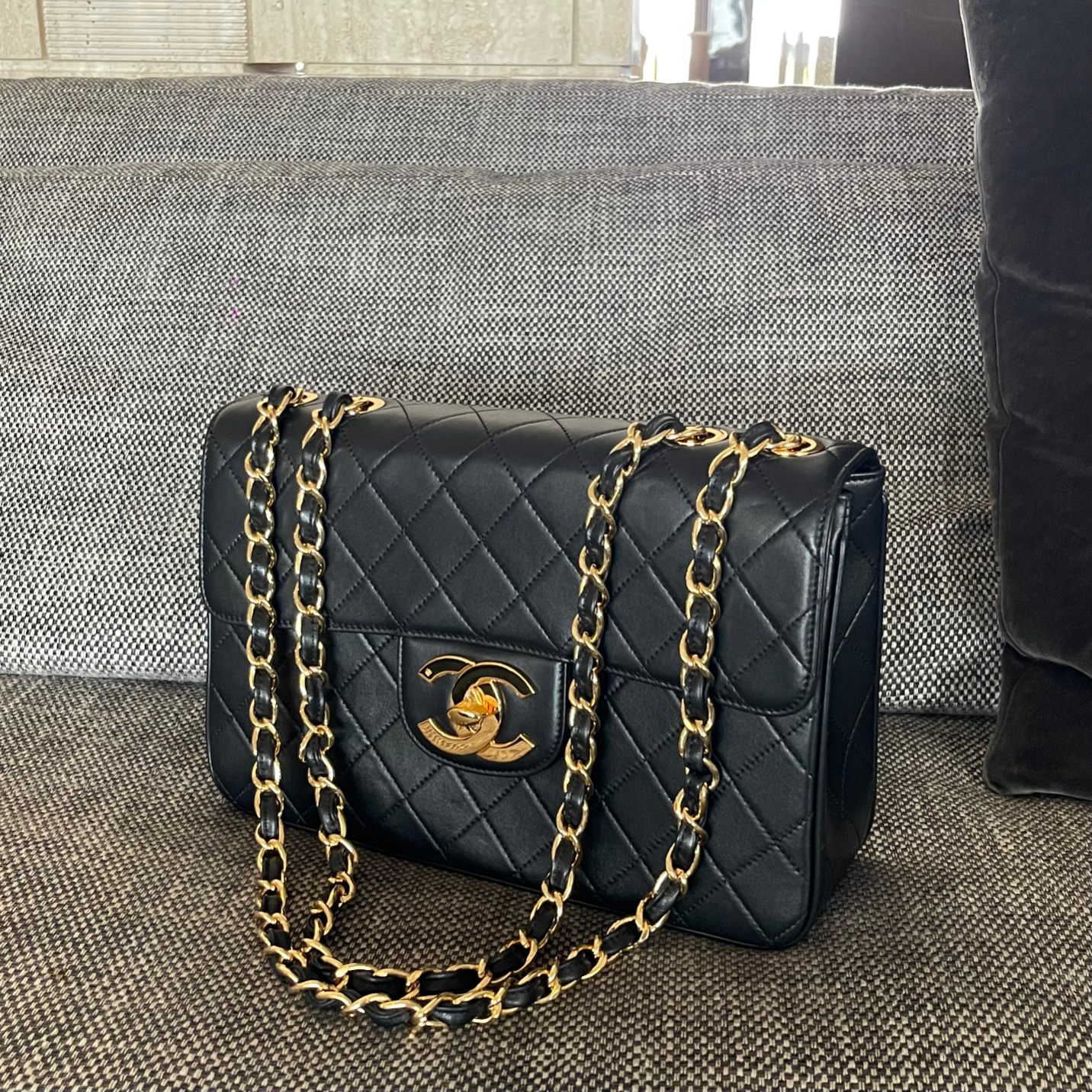 Classic Flap Quilted Lambskin Shoulder Bag in Black (Gold Hardware) - Mocuir