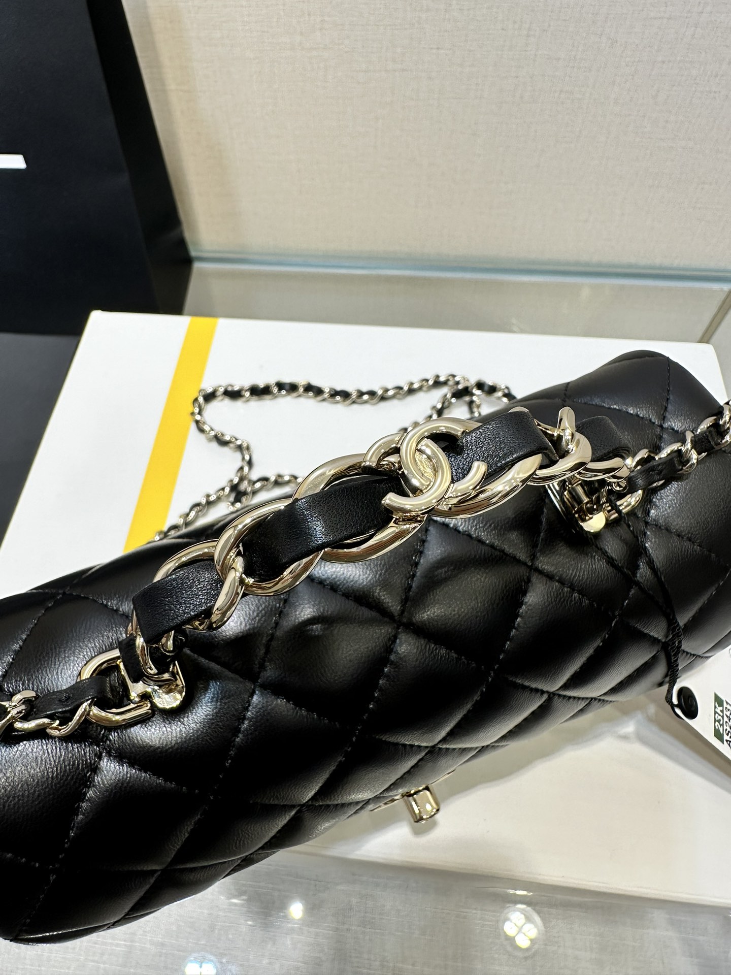 Mini Flap Bag with Top Handle（Black） - Mocuir