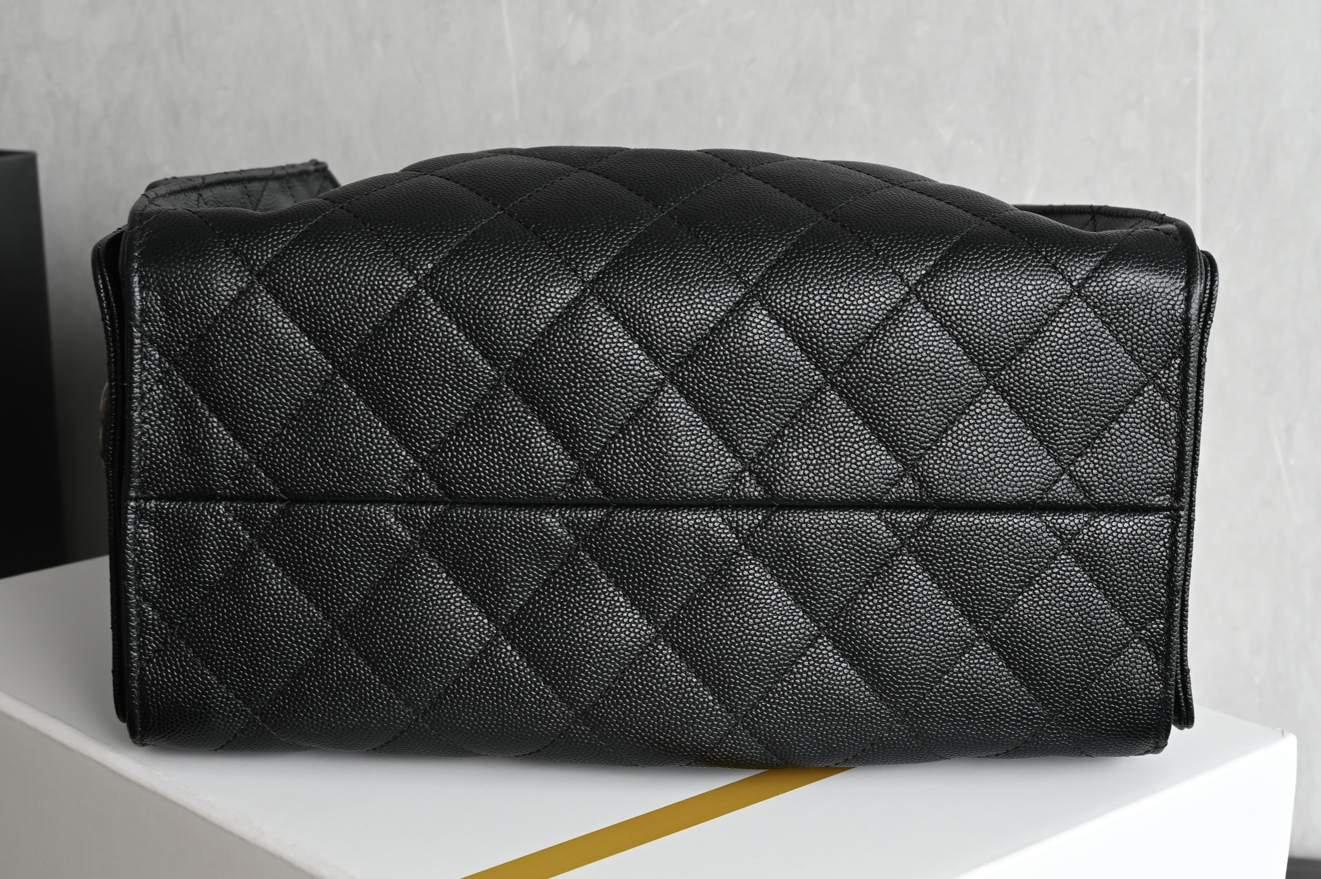 Chain Decor Hobo Bag（Black） - Mocuir