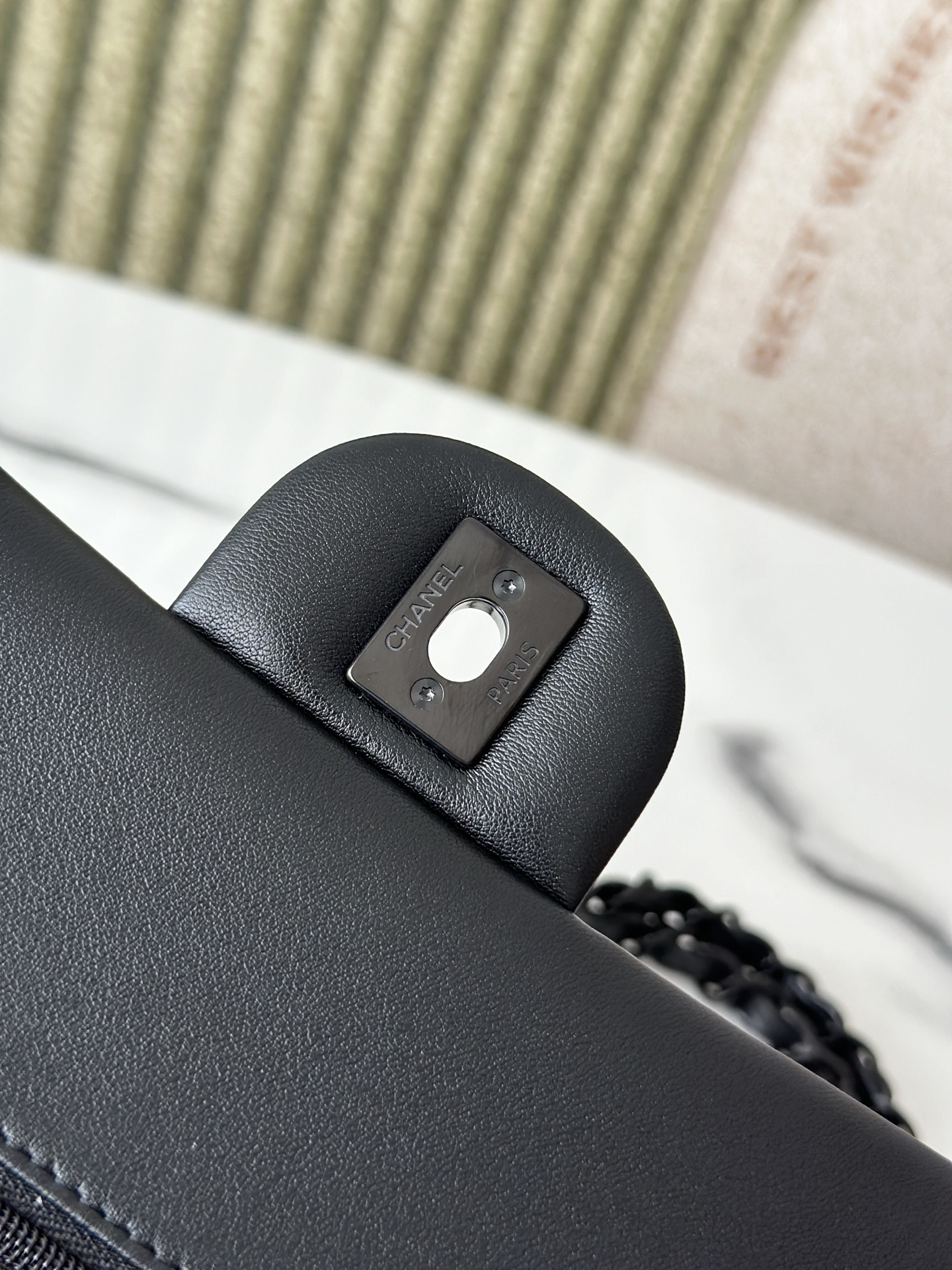 Classic Flap Medium Bag in Gradient Ombre Purple Lambskin with So Black Hardware (Model A01112) - Mocuir