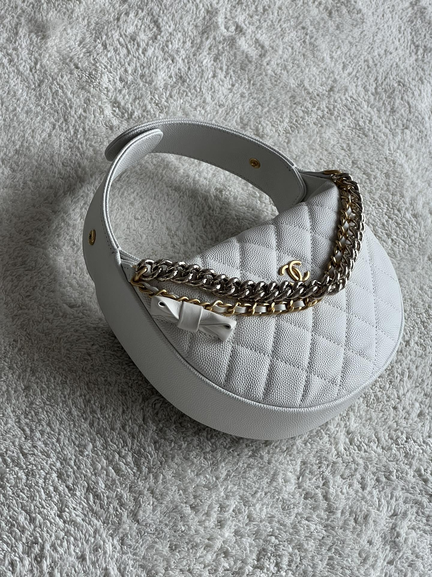 24S Half Moon Hula Hoop Bag in White Quilted Caviar Leather with Mixed Gold & Silver-Tone Hardware and Bow Detail - Mocuir