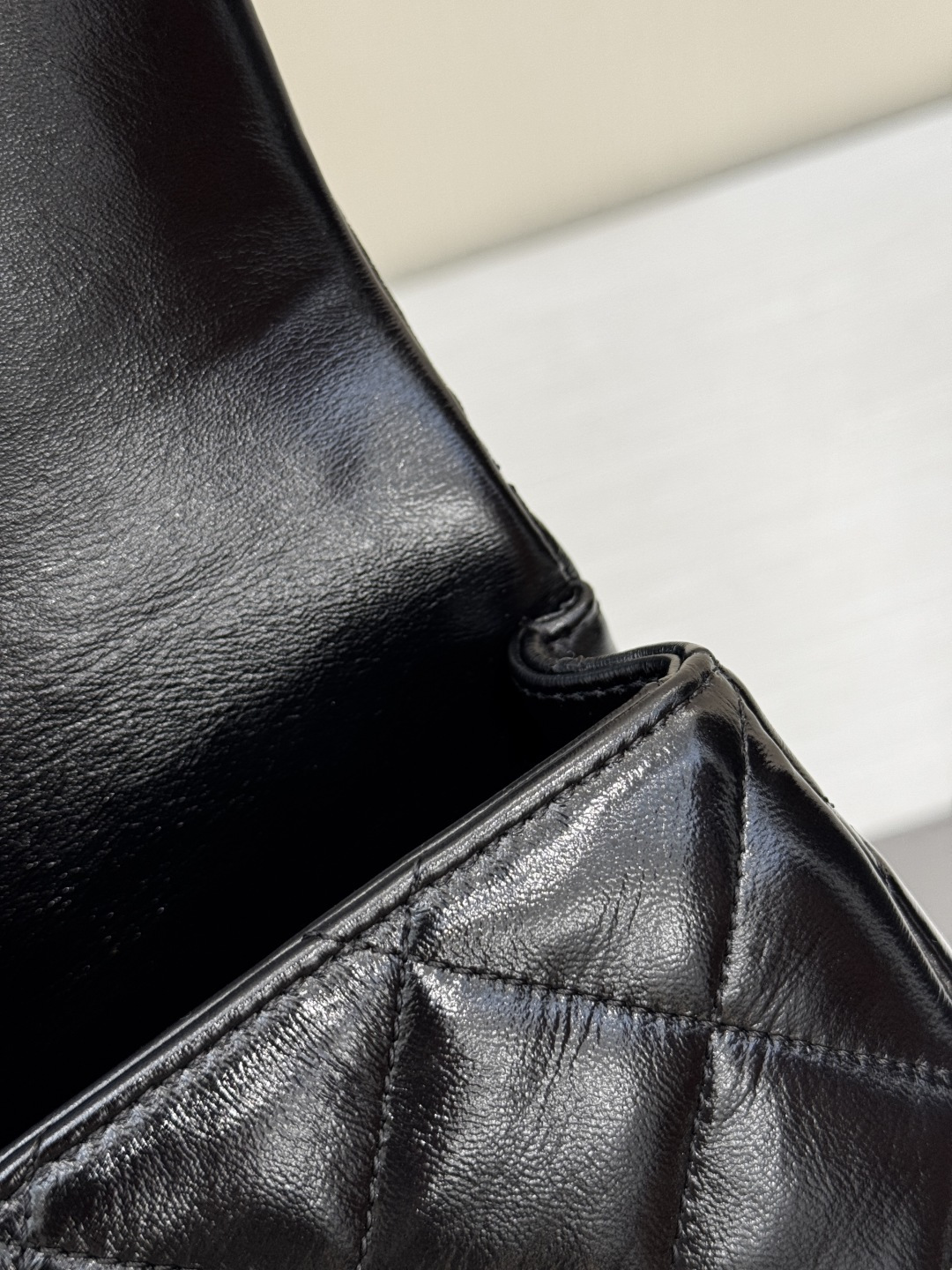 24B Classic Flap Large with Twist Handle in Black Waxed Lambskin with Gold-Tone Hardware (Model AS5166) - Mocuir