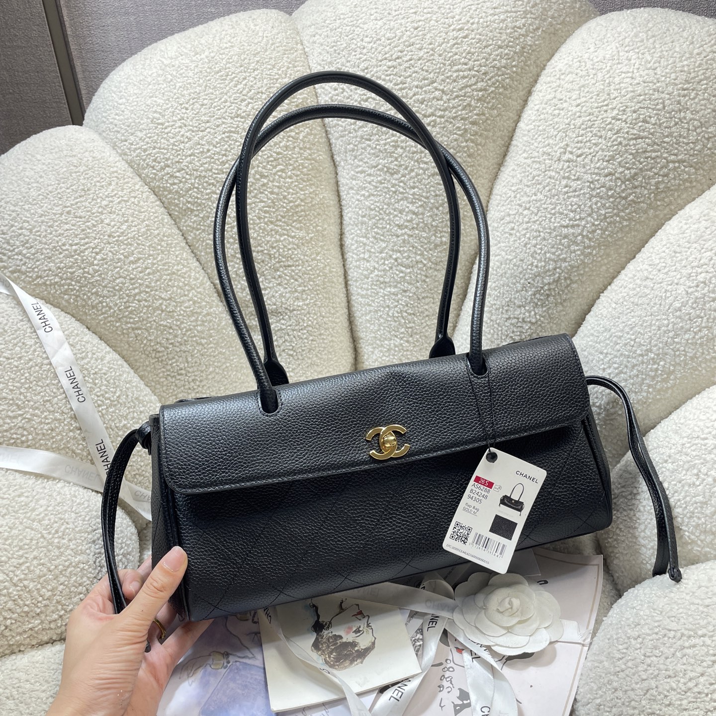Spring-Summer 2026 Black Quilted Caviar Calfskin Long Handle Flap Bag with Gold-Tone Hardware - Mocuir