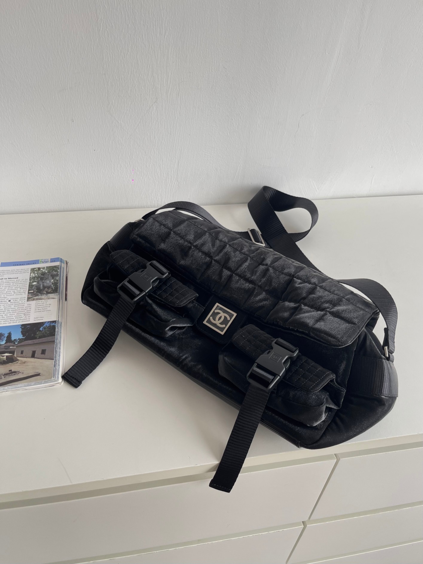 Vintage Cocoon Black Quilted Nylon & Lambskin Messenger Bag - Mocuir