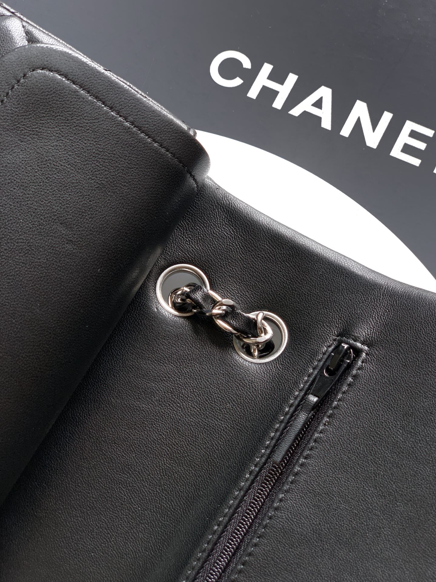 Classic Flap Bag（Black/Silver logo） - Mocuir