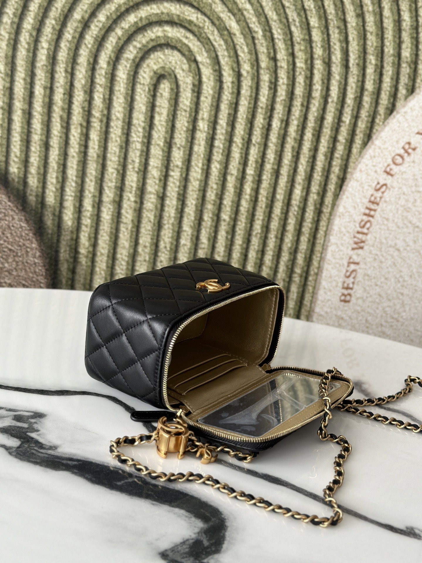 Mini Vanity Case with CC Charms - Mocuir