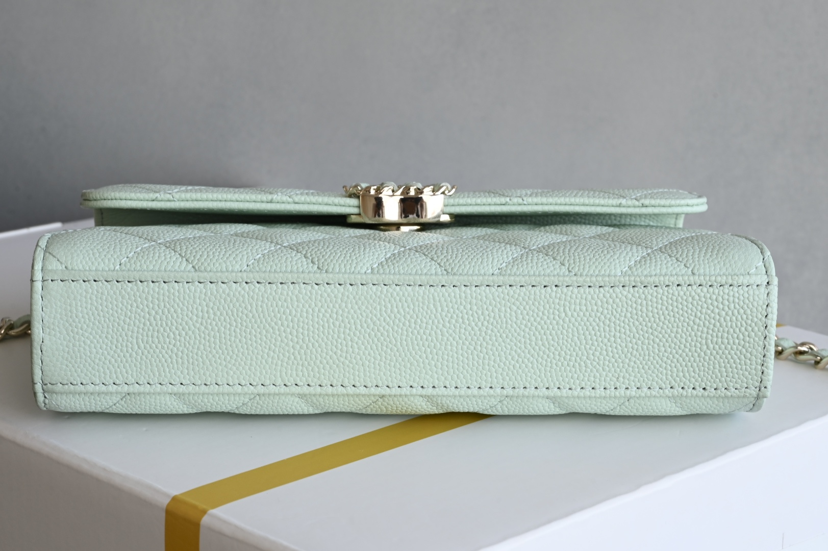 25S Top Handle Kelly Clutch with Chain in Mint Green Caviar Leather with Light Gold-Tone Hardware (Model AS4711) - Mocuir