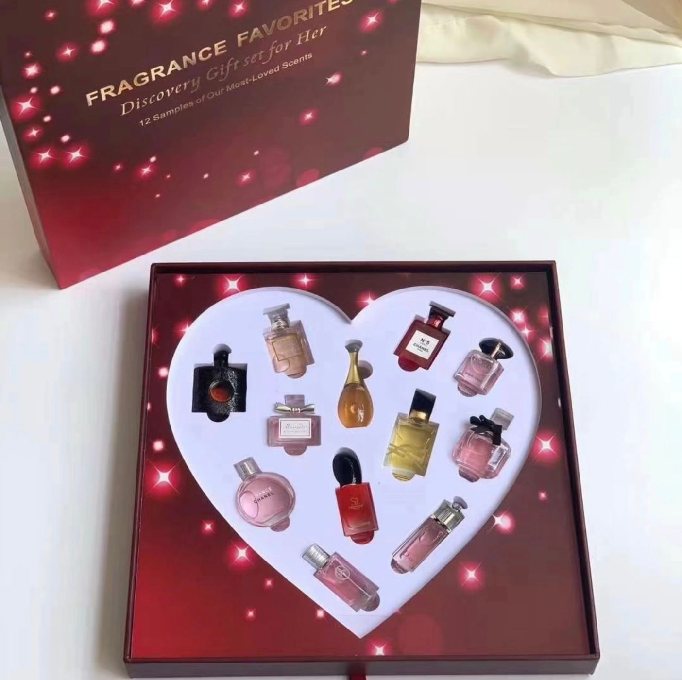 D124：Fragrance Favorites Women's Perfume Discovery Set – 12 Mini Fragrance Samples Gift Box