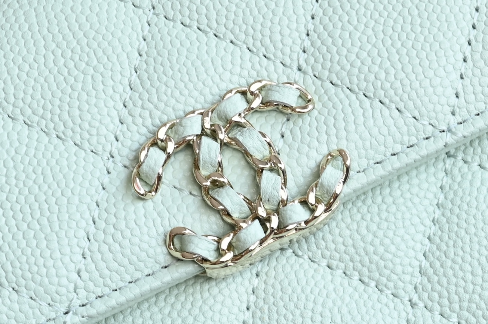 25S Top Handle Kelly Clutch with Chain in Mint Green Caviar Leather with Light Gold-Tone Hardware (Model AS4711) - Mocuir