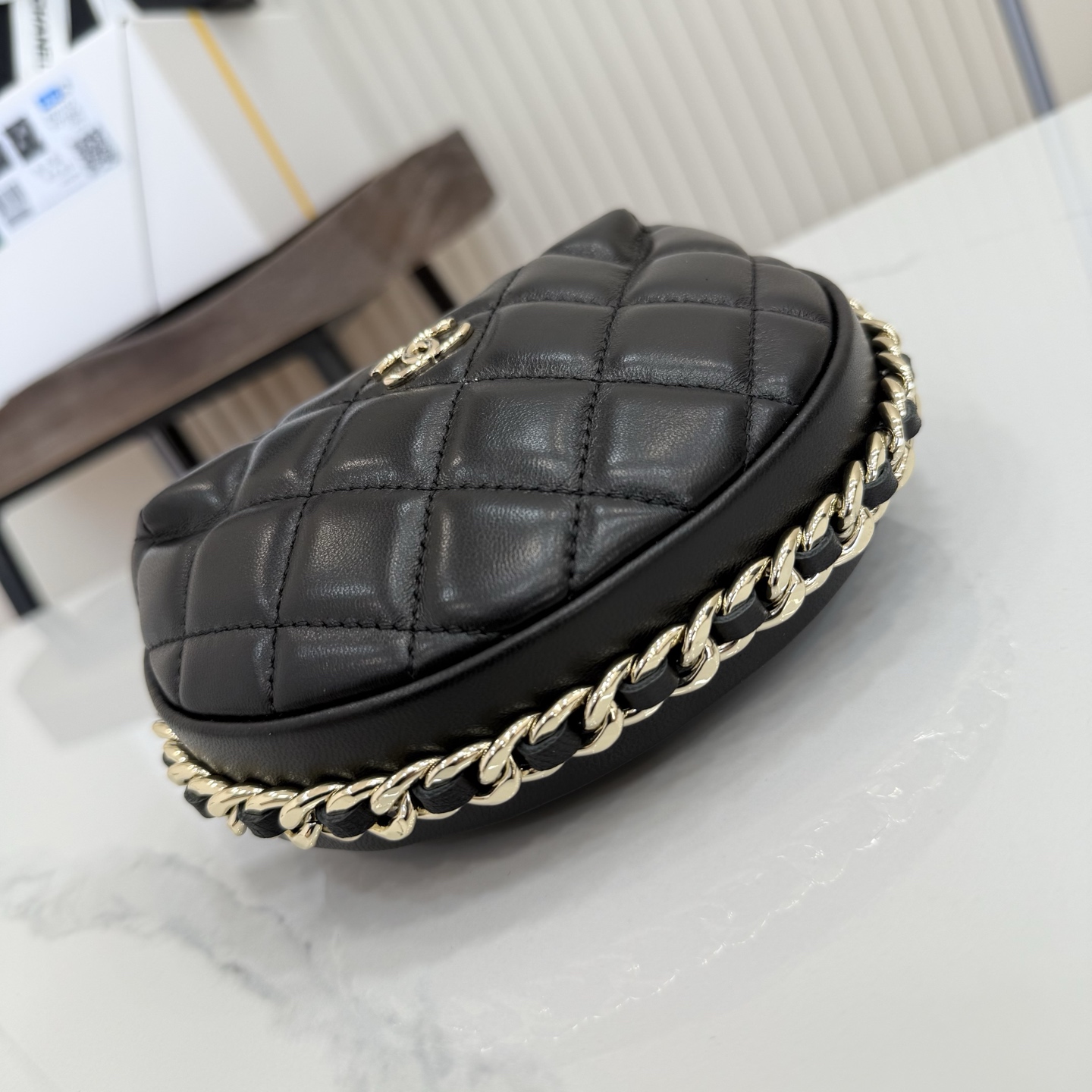 23C Hula Hoop Pouch Quilted Lambskin Bag in Black (Gold Hardware) - Mocuir