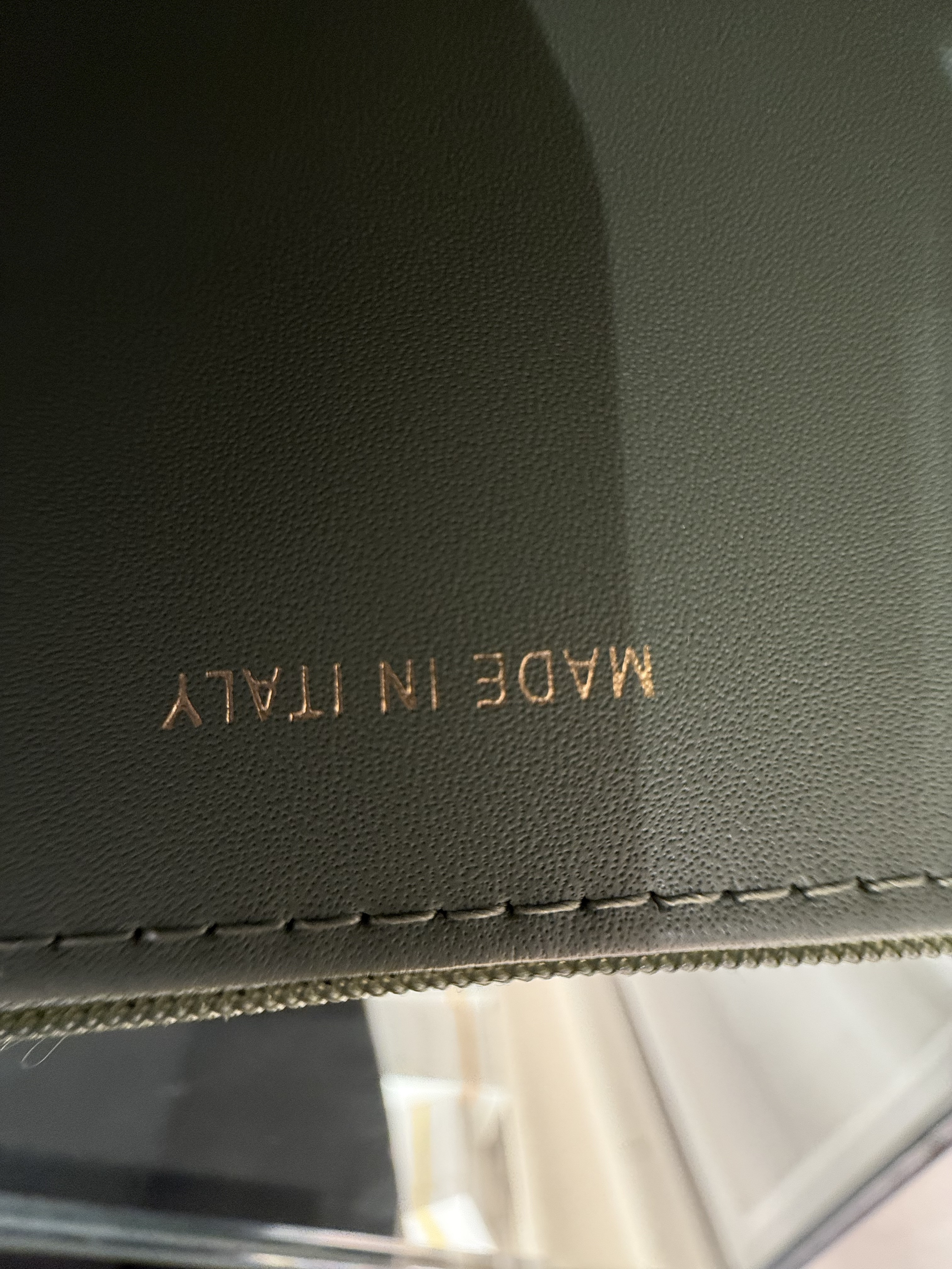 Wallet on Chain with Top Handle (AP3984) in Green Caviar Leather with Gold-Tone Hardware, 25C Cruise Collection - Mocuir