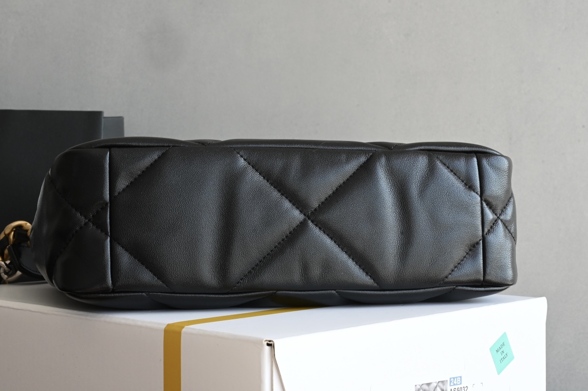 19 Large Flap Bag in Black Lambskin with Mixed Gold & Silver Hardware (Model AS1160) - Mocuir