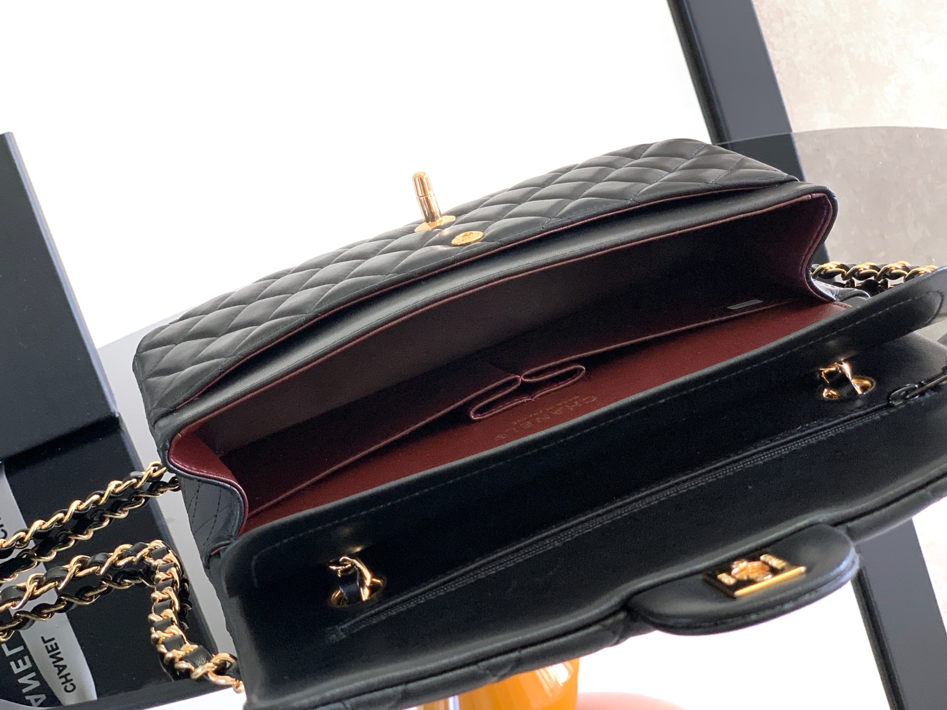 Classic Flap Bag（Black/Gold logo） - Mocuir
