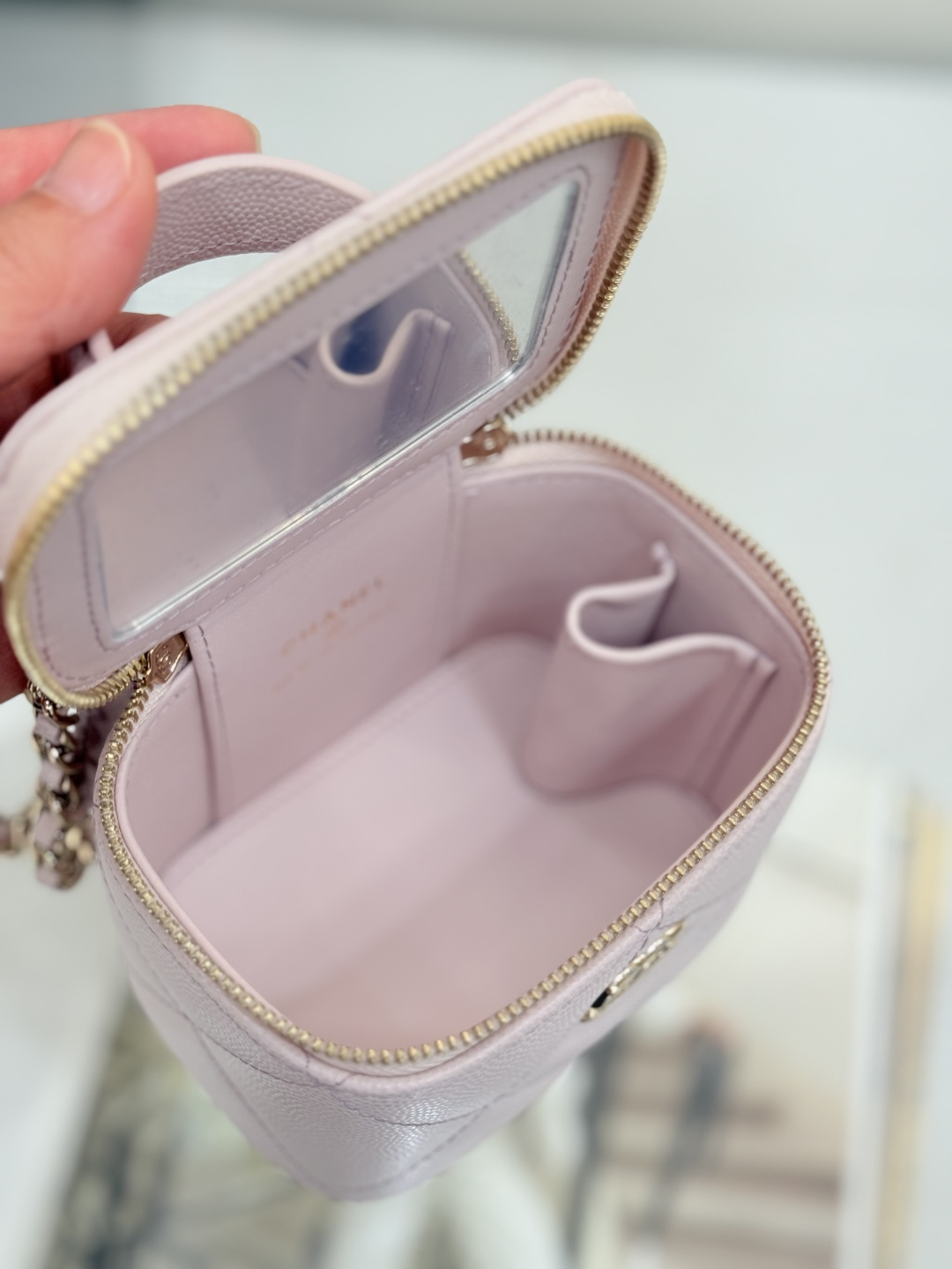 Mini Top Handle Vanity Case (AS5993) in Light Pink Quilted Grained Calfskin (Caviar) with Antique Gold-Tone Hardware - Mocuir