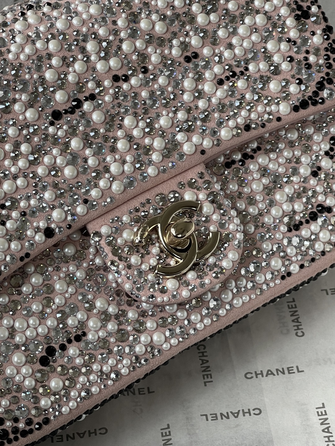 Classic Flap Handbag in Pink with Imitation Pearls, Strass & Gold-Tone Hardware - Mocuir