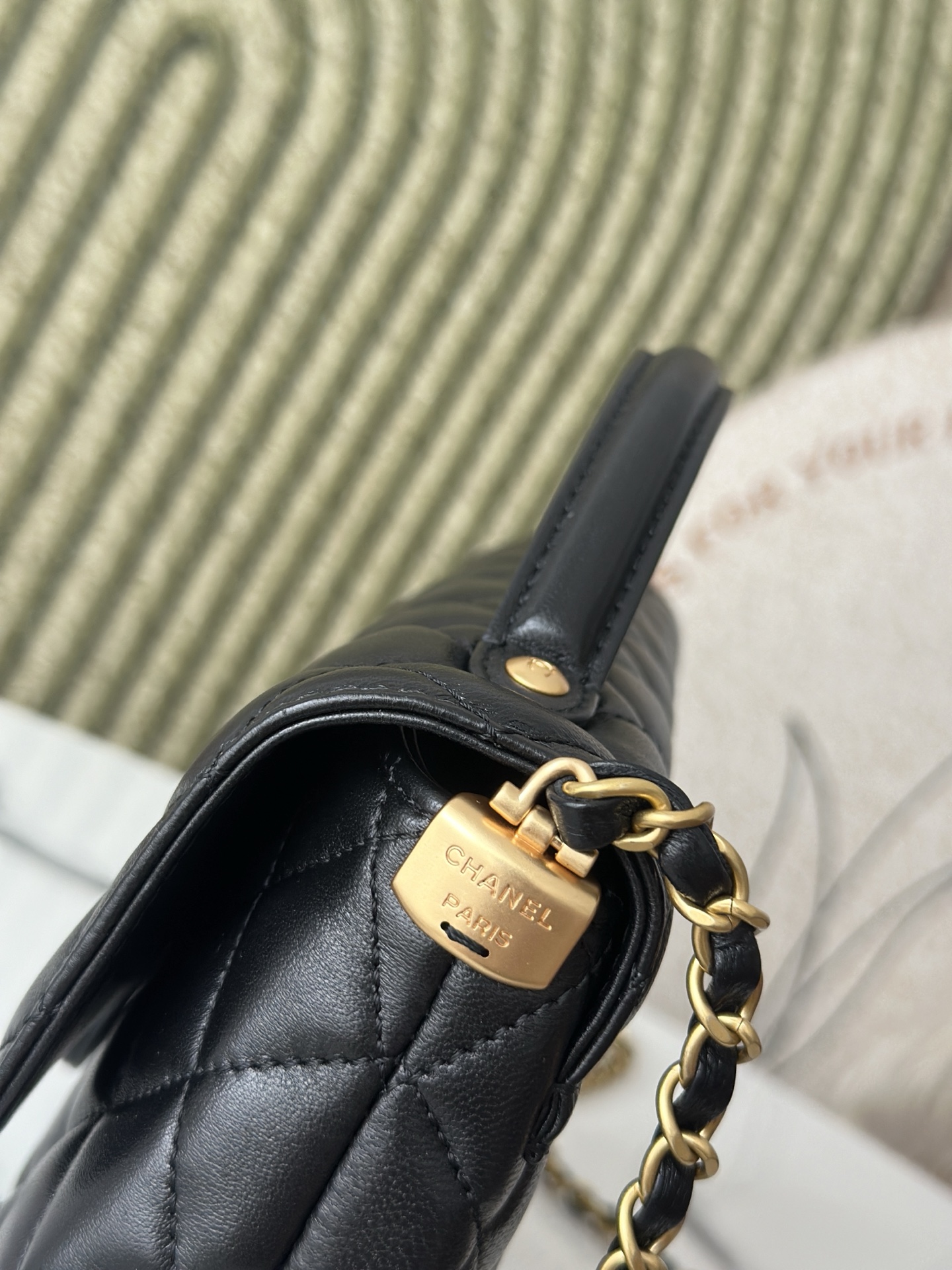 25C/26C Small Classic Flap with Top Handle - Mocuir