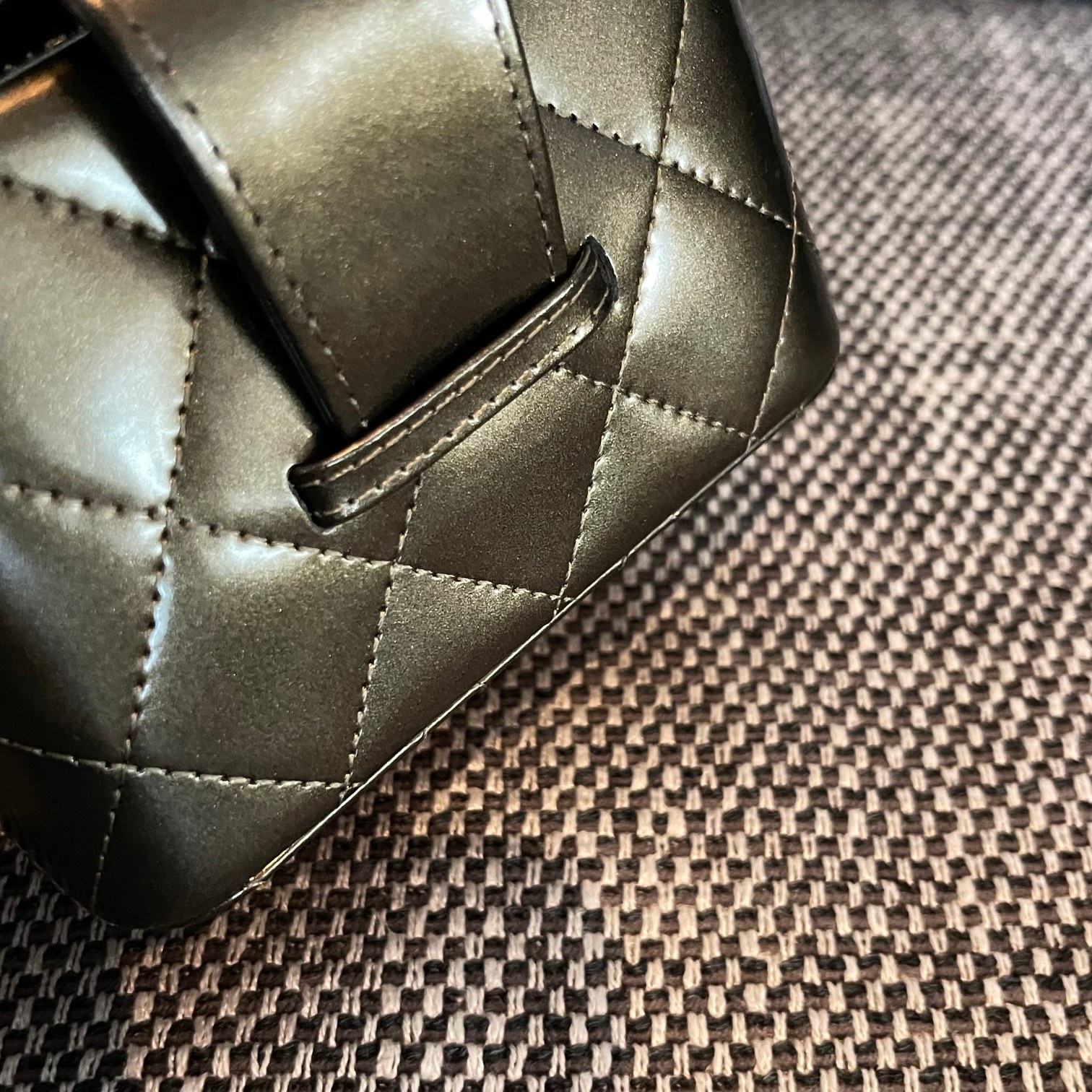 25C Small Vanity Case in Dark Olive Green Patent Leather - Mocuir