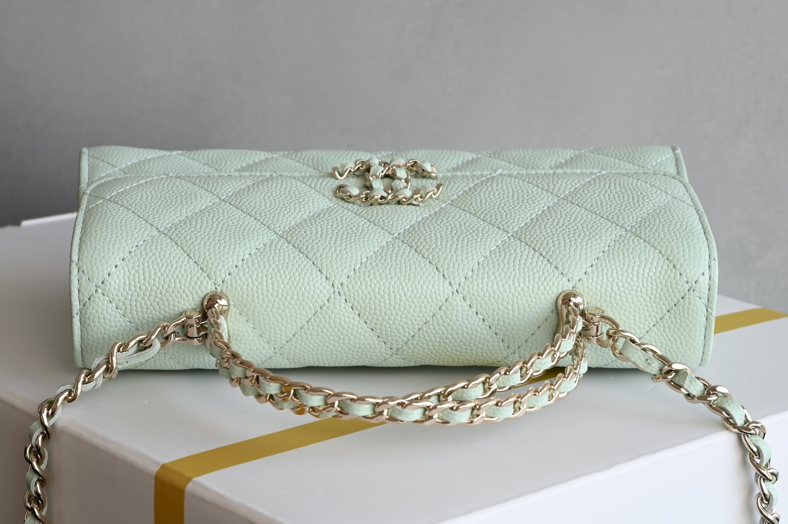 25S Top Handle Kelly Clutch with Chain in Mint Green Caviar Leather with Light Gold-Tone Hardware (Model AS4711) - Mocuir