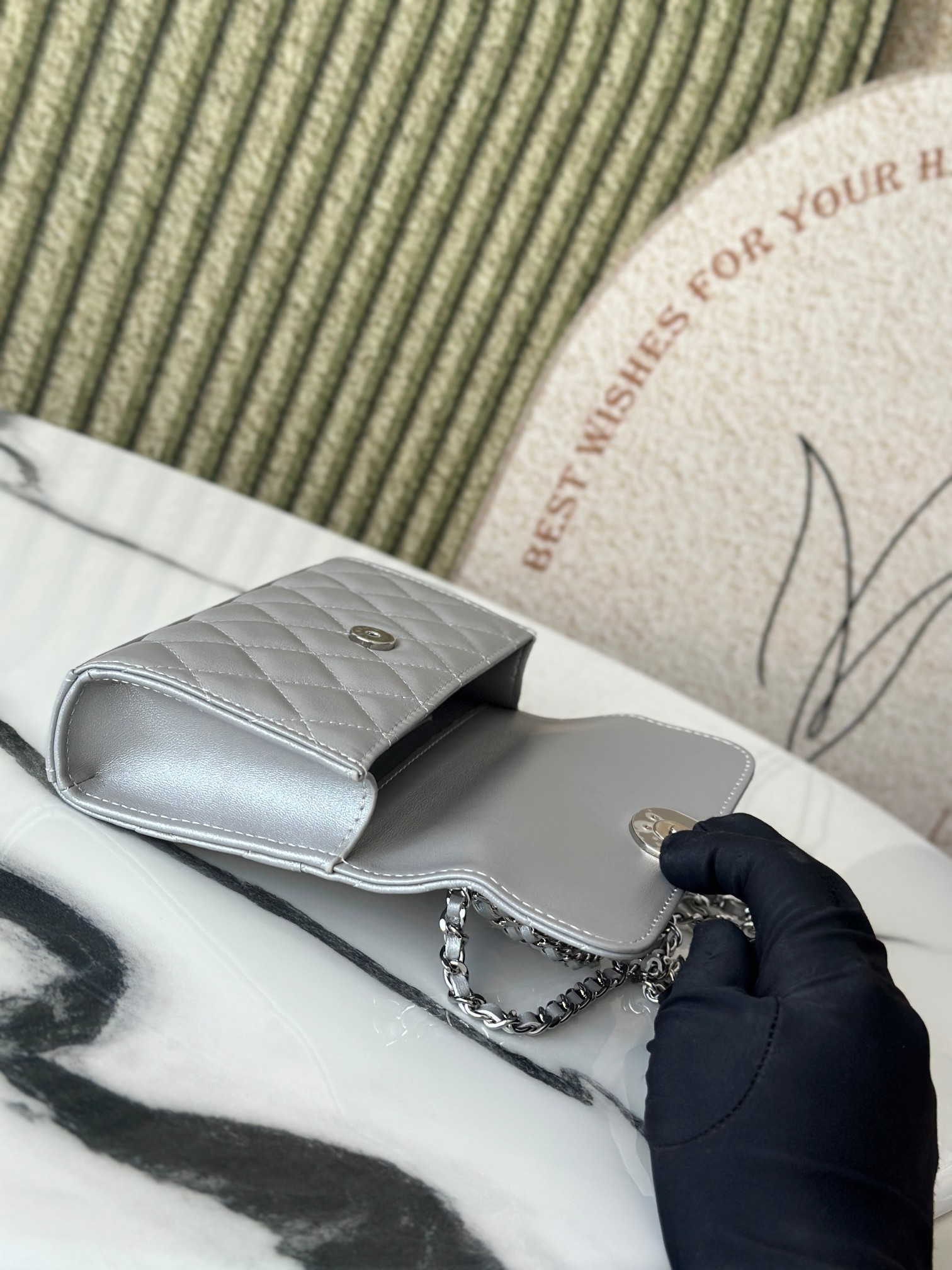 23P Top Handle Kelly Clutch with Chain in Metallic Silver (Silver Hardware) - Mocuir