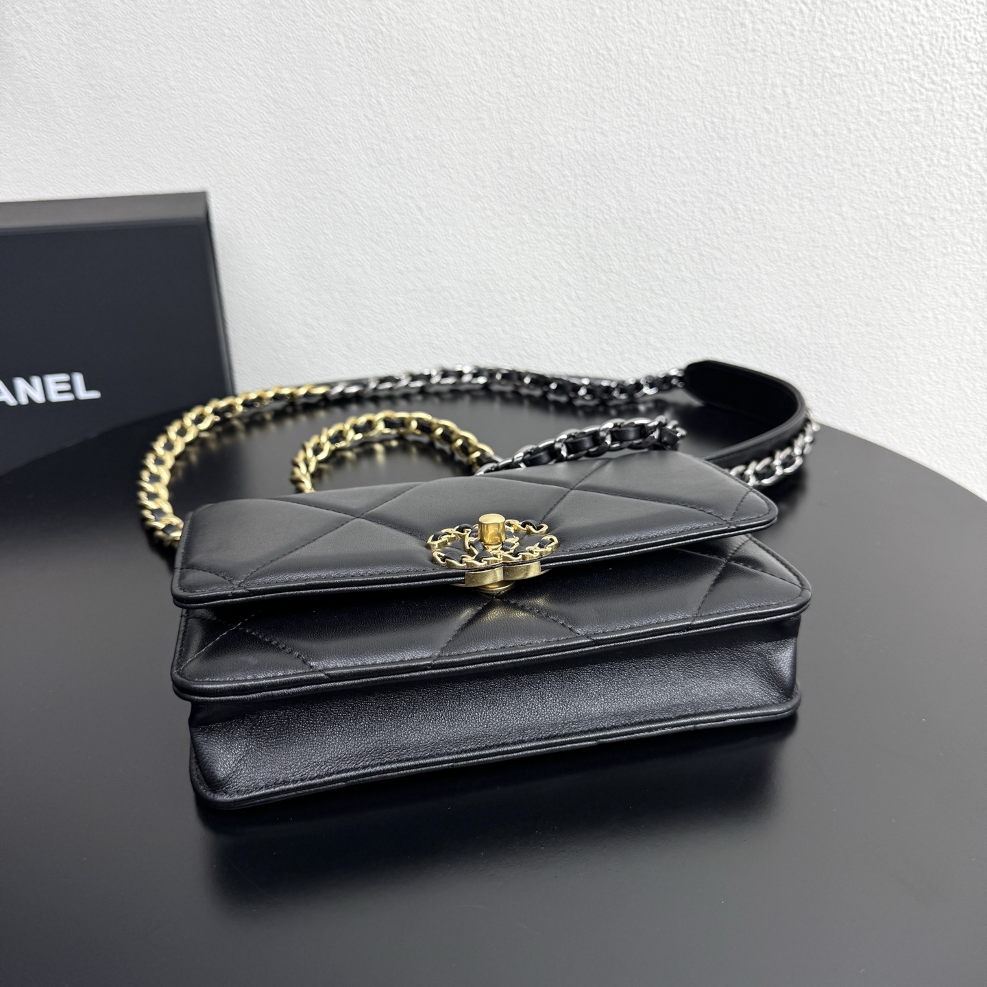 19 WOC Quilted Lambskin Shoulder Bag in Black (Tri-Tone Hardware) - Mocuir