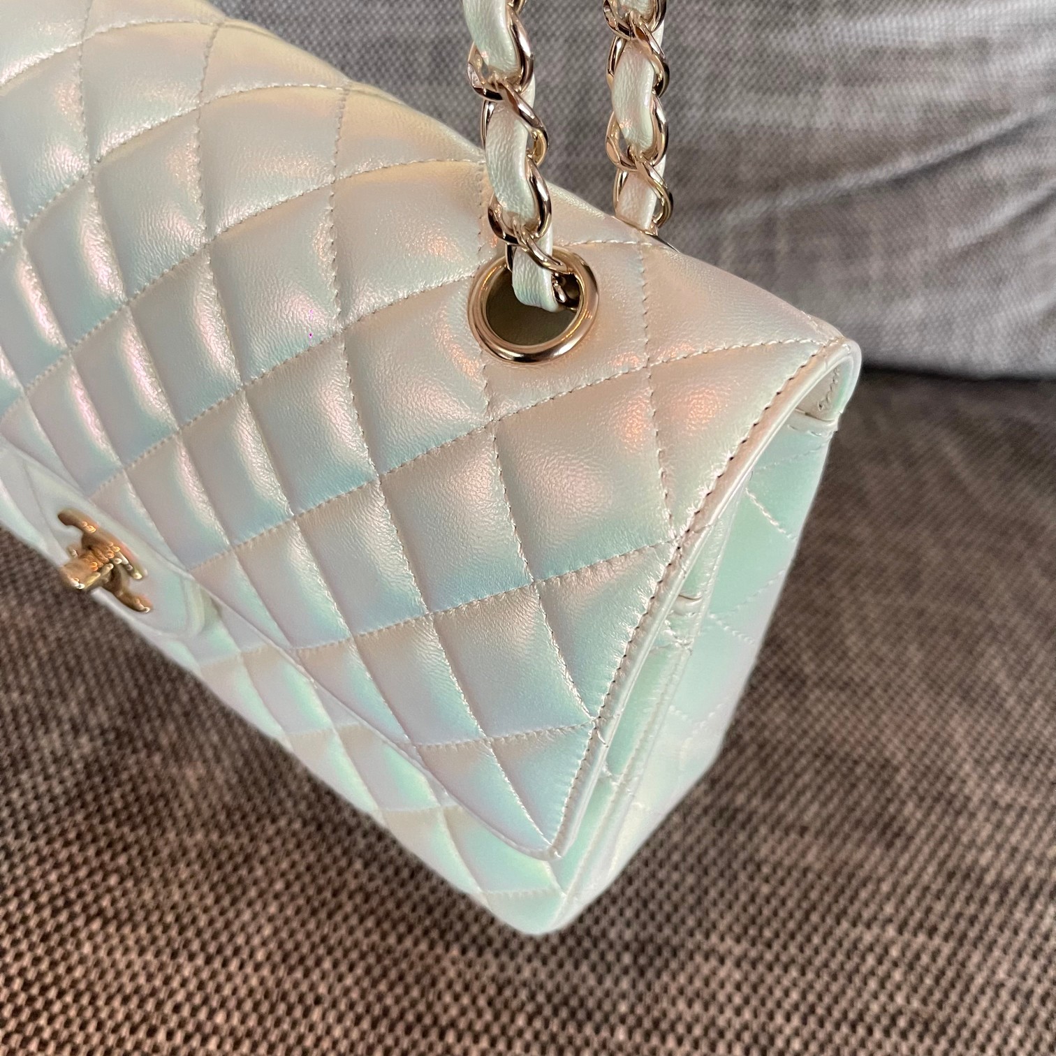 Classic Flap Bag（Pearl white/Gold logo） - Mocuir