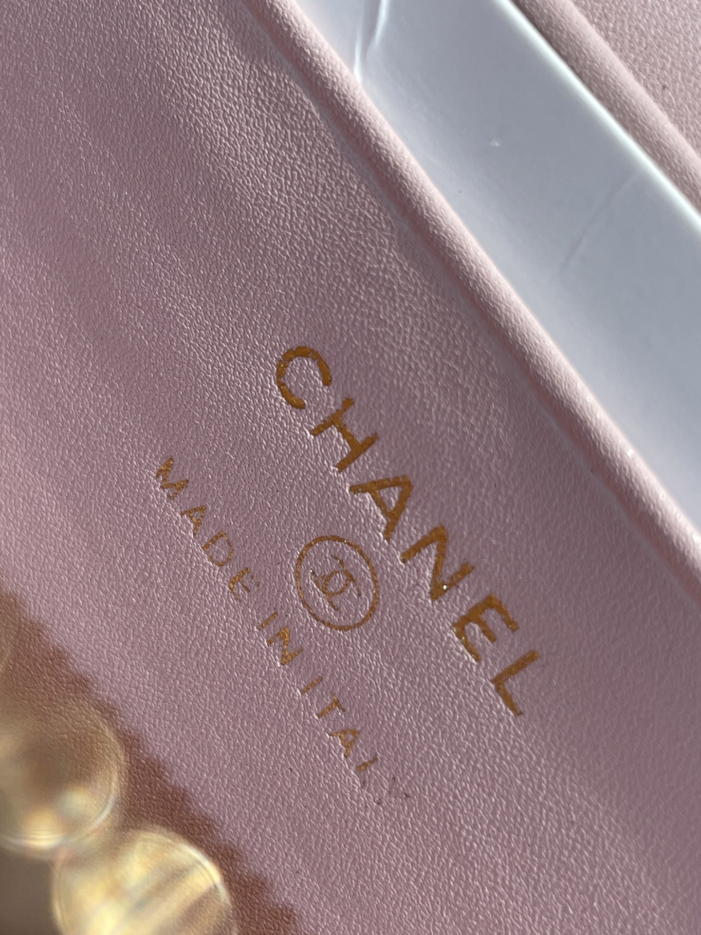 Light Pink Quilted Caviar Calfskin Vanity Case with Top Handle and Gold-Tone Chain Strap - Mocuir