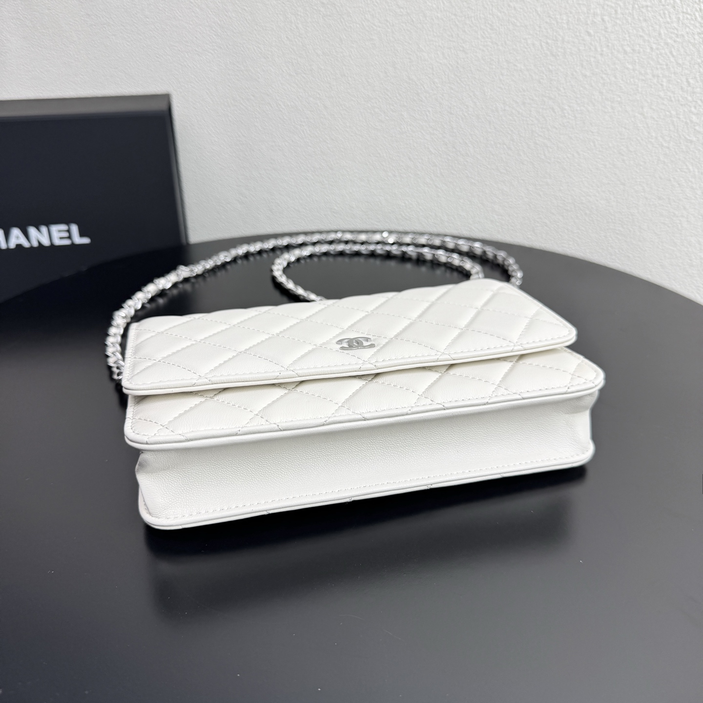 Classic Wallet on Chain（White） - Mocuir