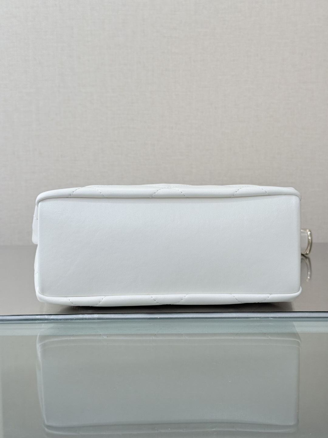 26P Hobo Shoulder Bag in White Quilted Lambskin with Light Gold-Tone Hardware - Mocuir