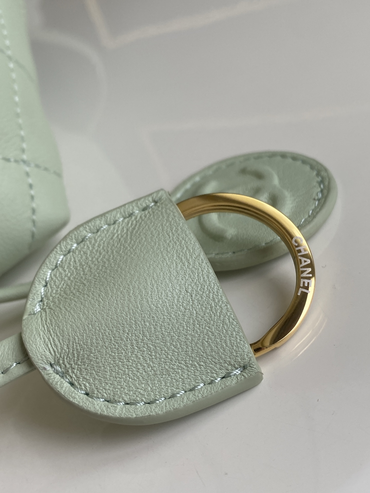 24BQuilted Lambskin Drawstring Hobo Bag（ Mint Green） - Mocuir