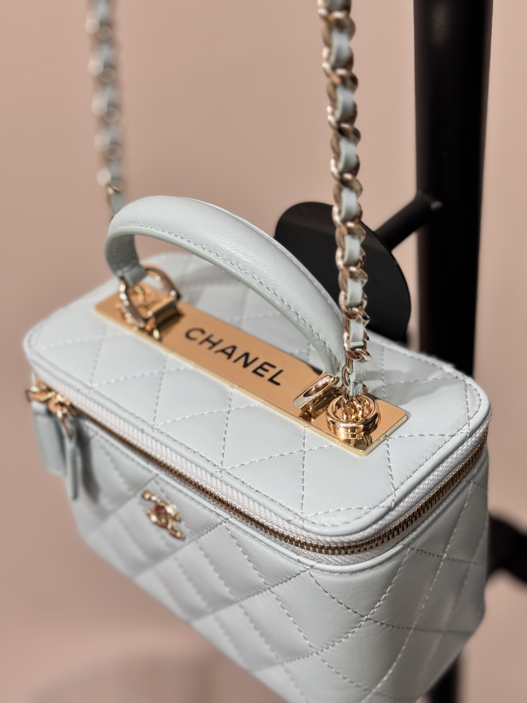 25C Light Blue Quilted Lambskin Vanity Case with Chain Strap - Mocuir