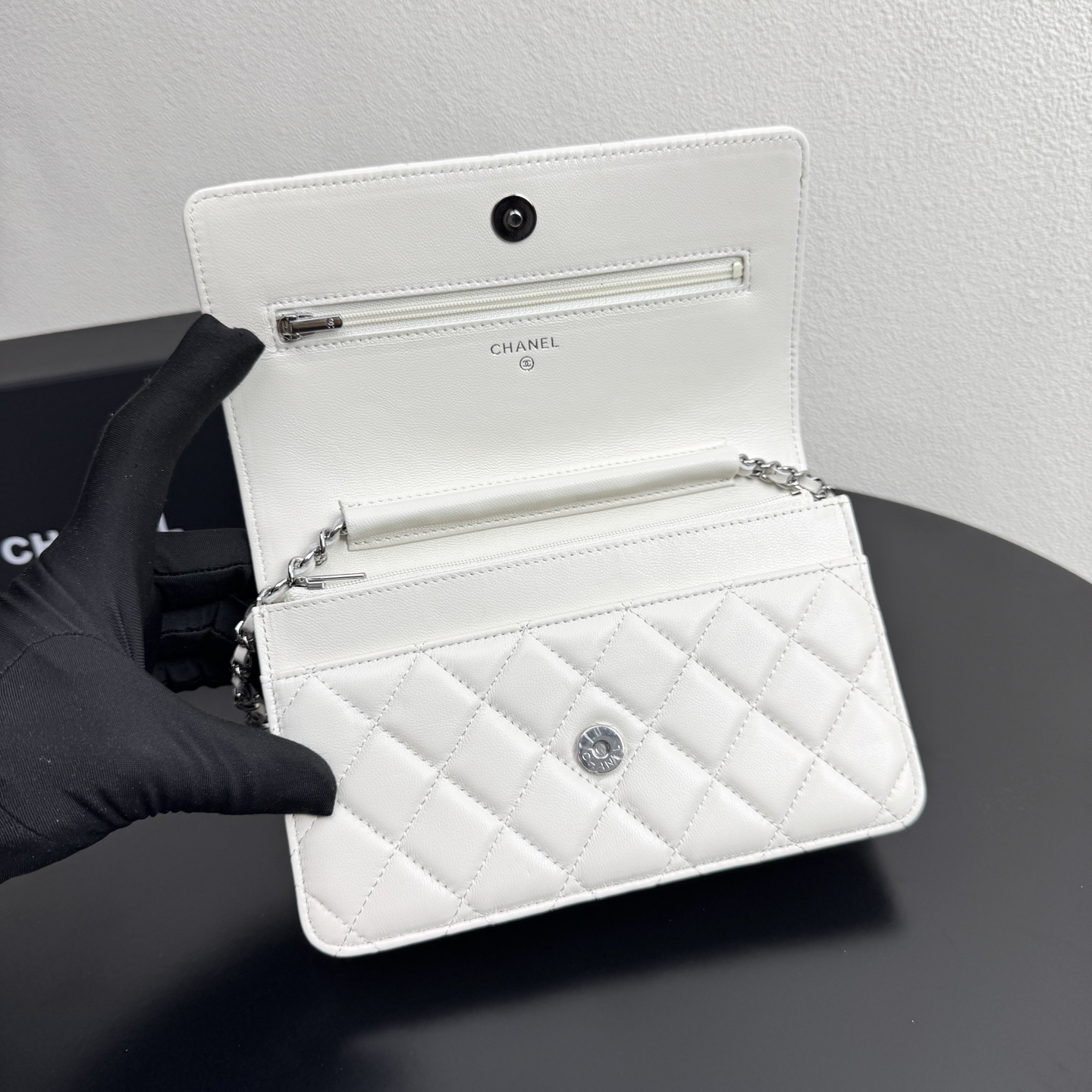 Classic Wallet on Chain（White） - Mocuir