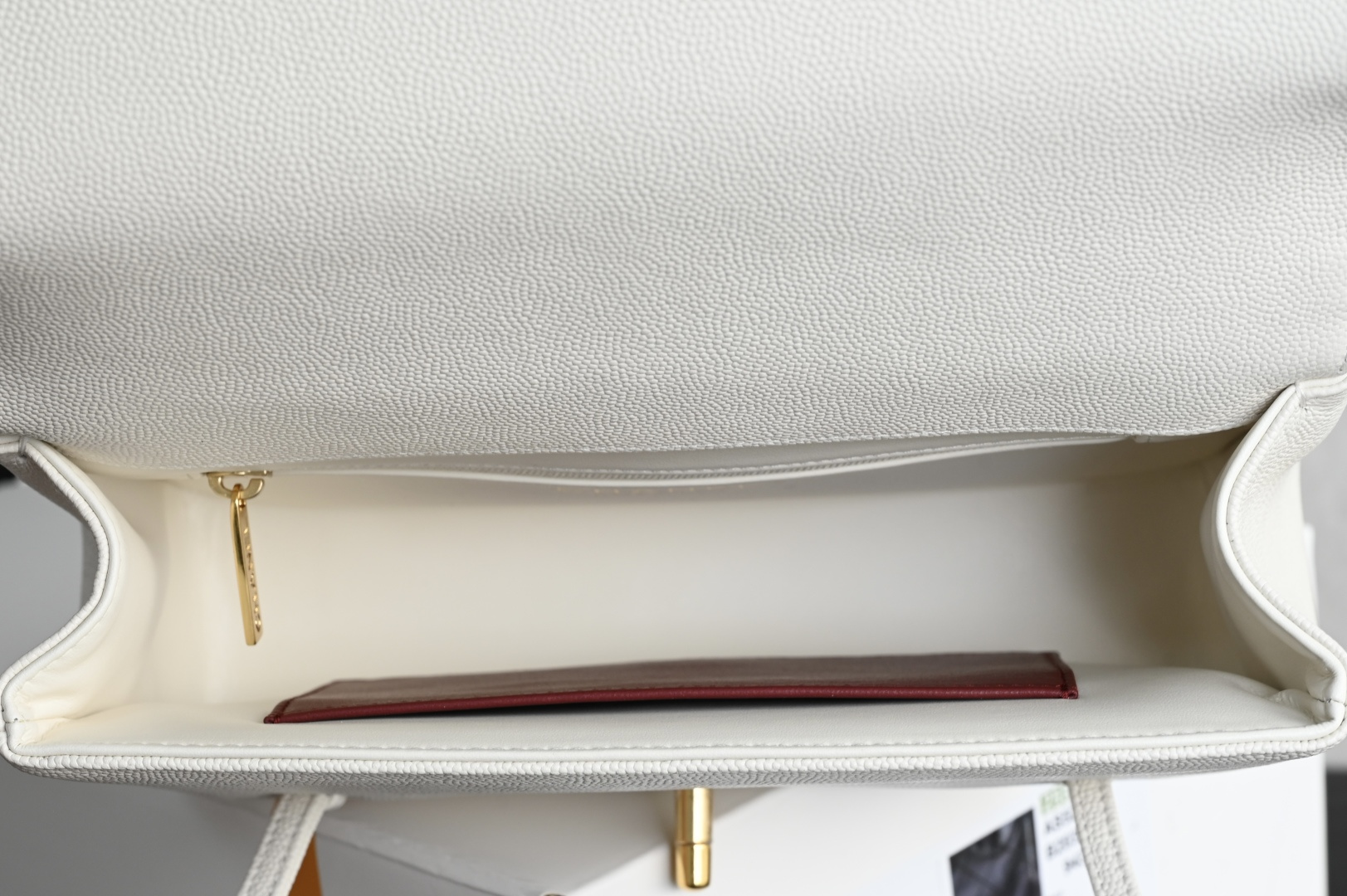 26P Preppy Coco Large Flap Bag in White Grained Shiny Calfskin with Gold-Tone Hardware - Mocuir