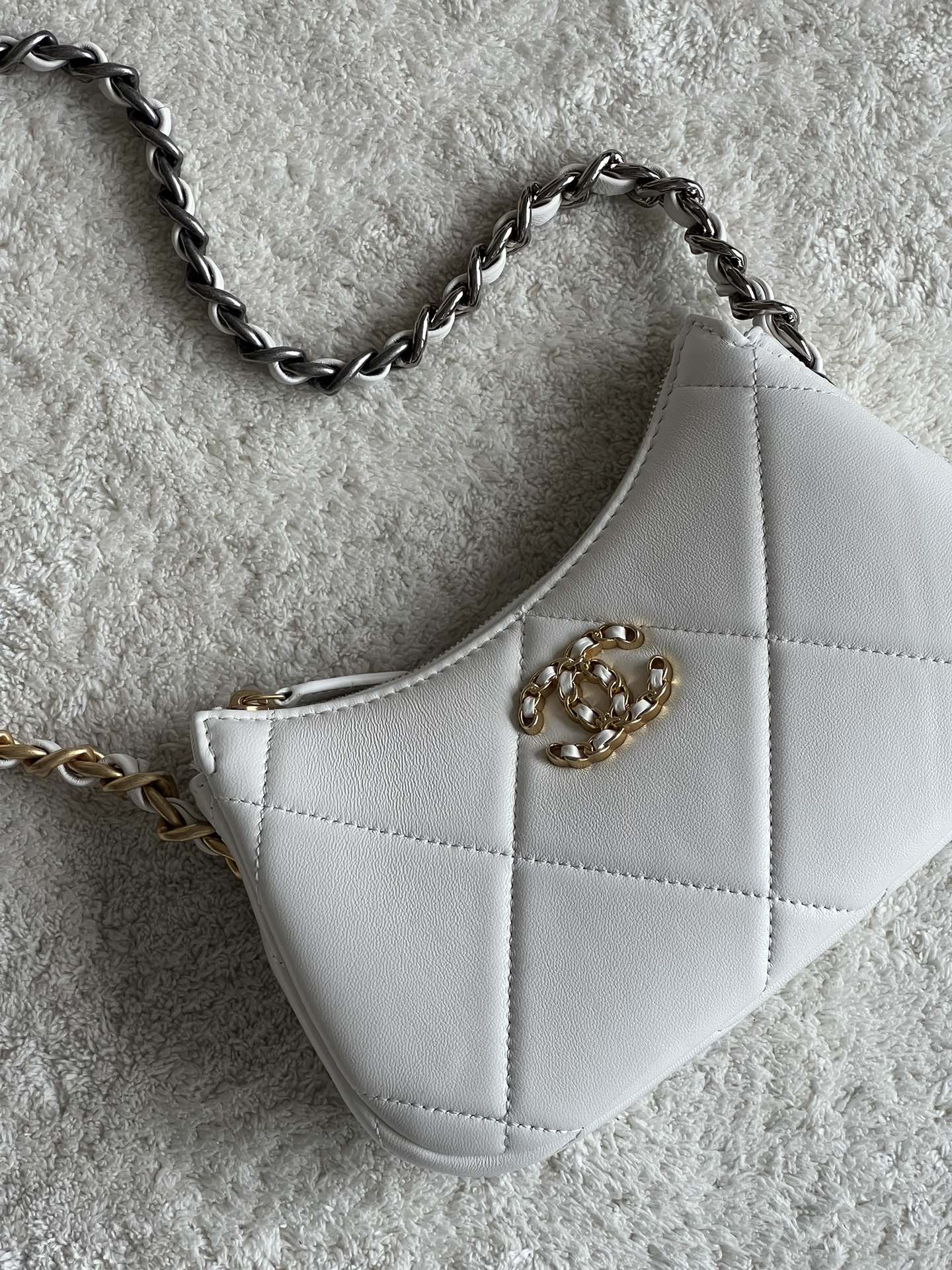 19 Half Moon Hobo Bag in White Quilted Lambskin with Gold-Tone and Ruthenium-Finish Hardware - Mocuir