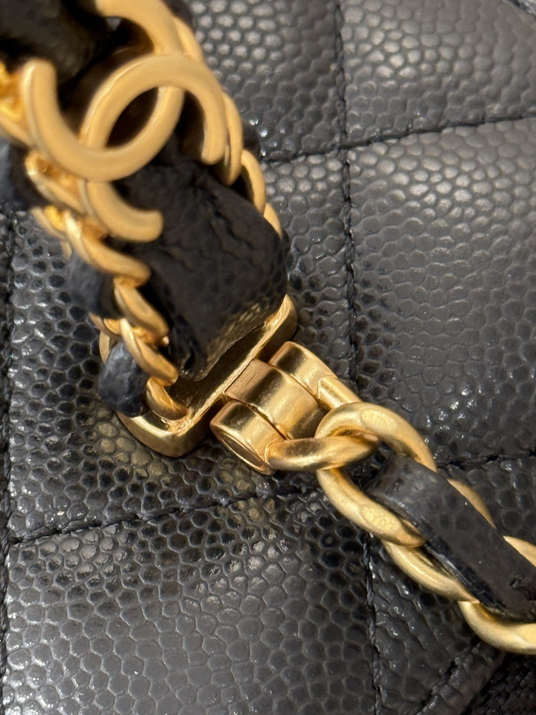 25C Top Handle Long Vanity Case (AS5221) in Black Quilted Grained Calfskin with Antique Gold-Tone Hardware - Mocuir