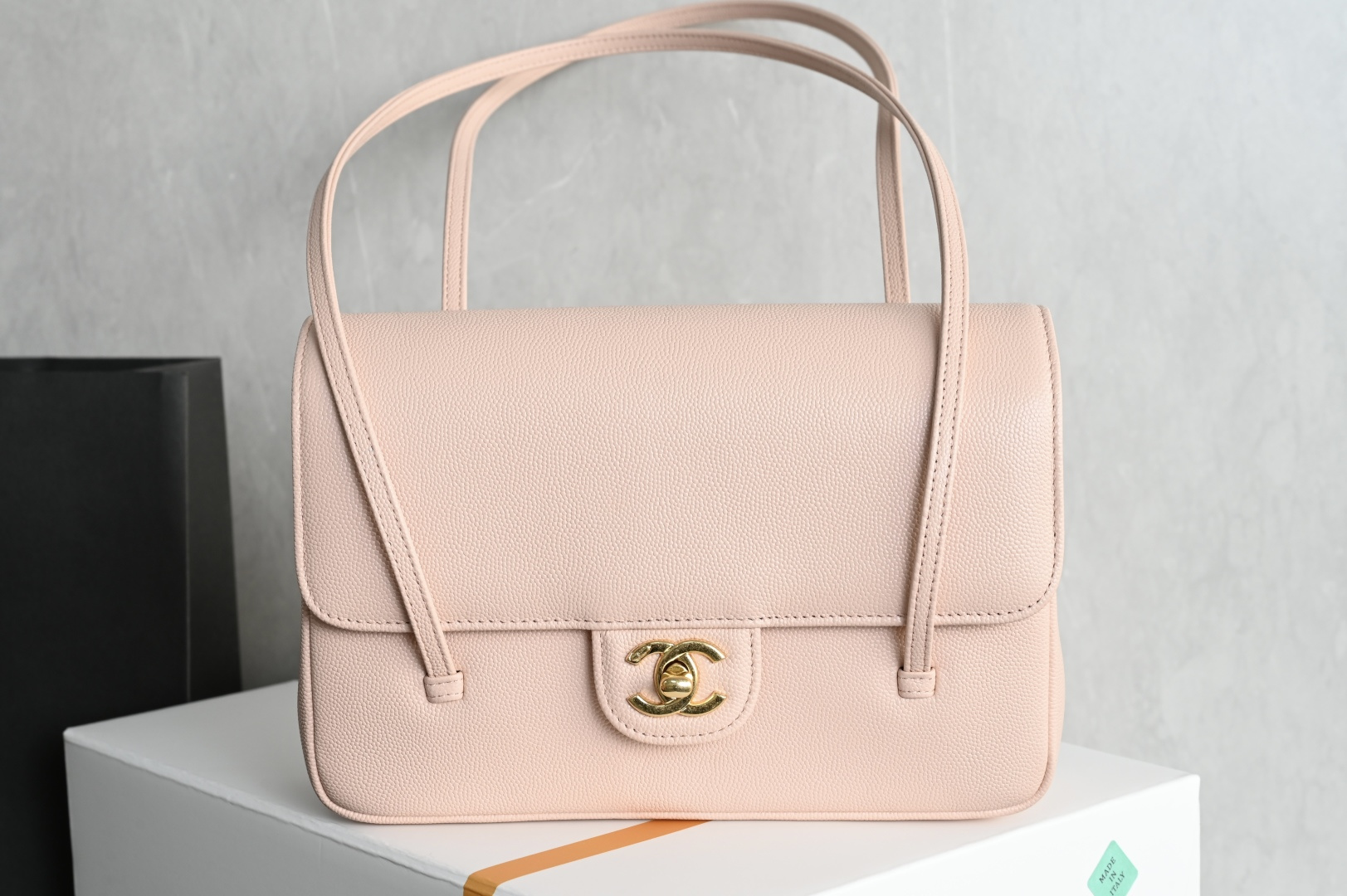 26P Preppy Coco Large Flap Bag in Light Pink Grained Shiny Calfskin with Gold-Tone Hardware - Mocuir