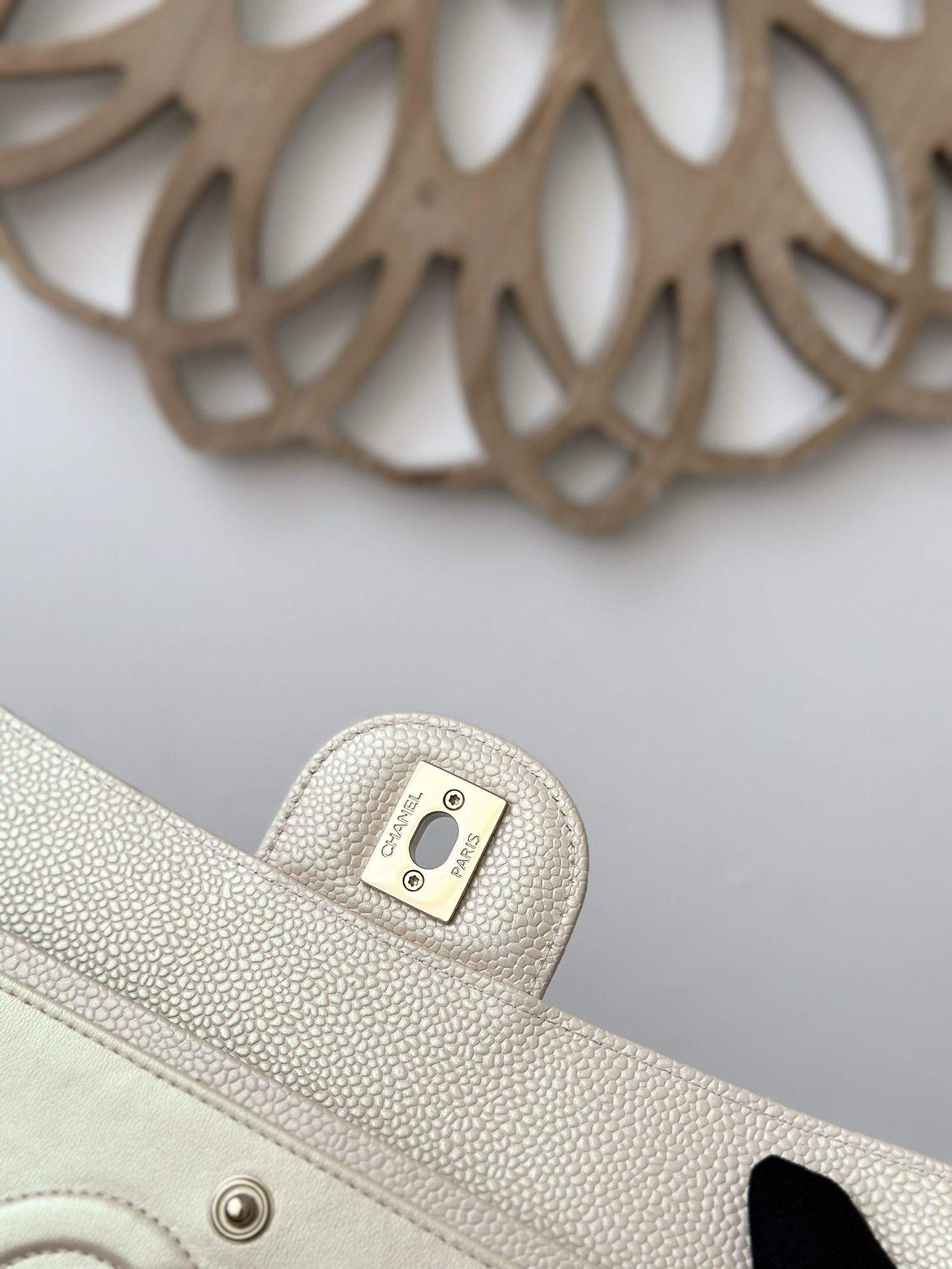 Classic Flap Medium Bag in Beige Caviar Leather with Light Gold Hardware (Model A01112) - Mocuir